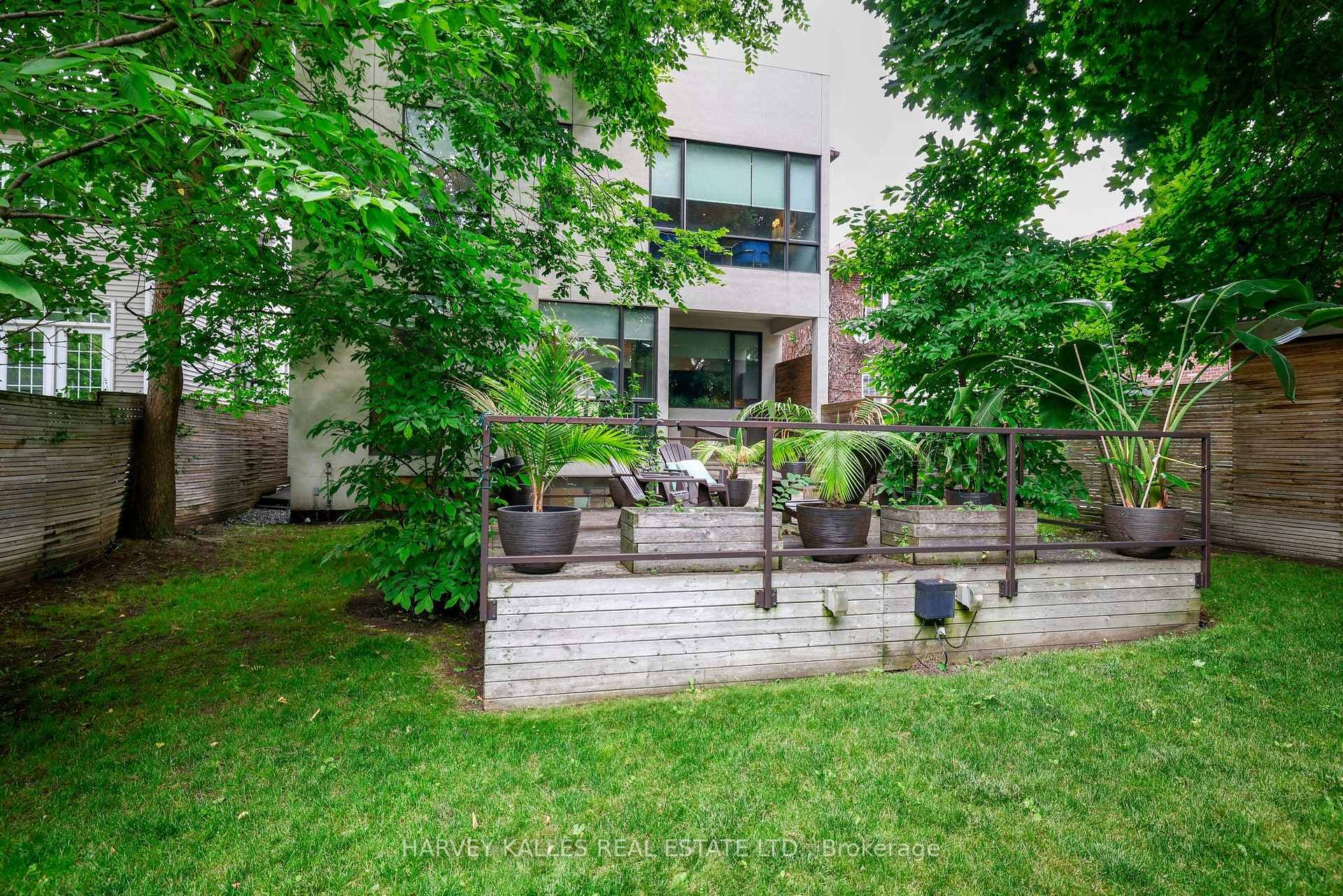 237 St Clements Avenue photo 37