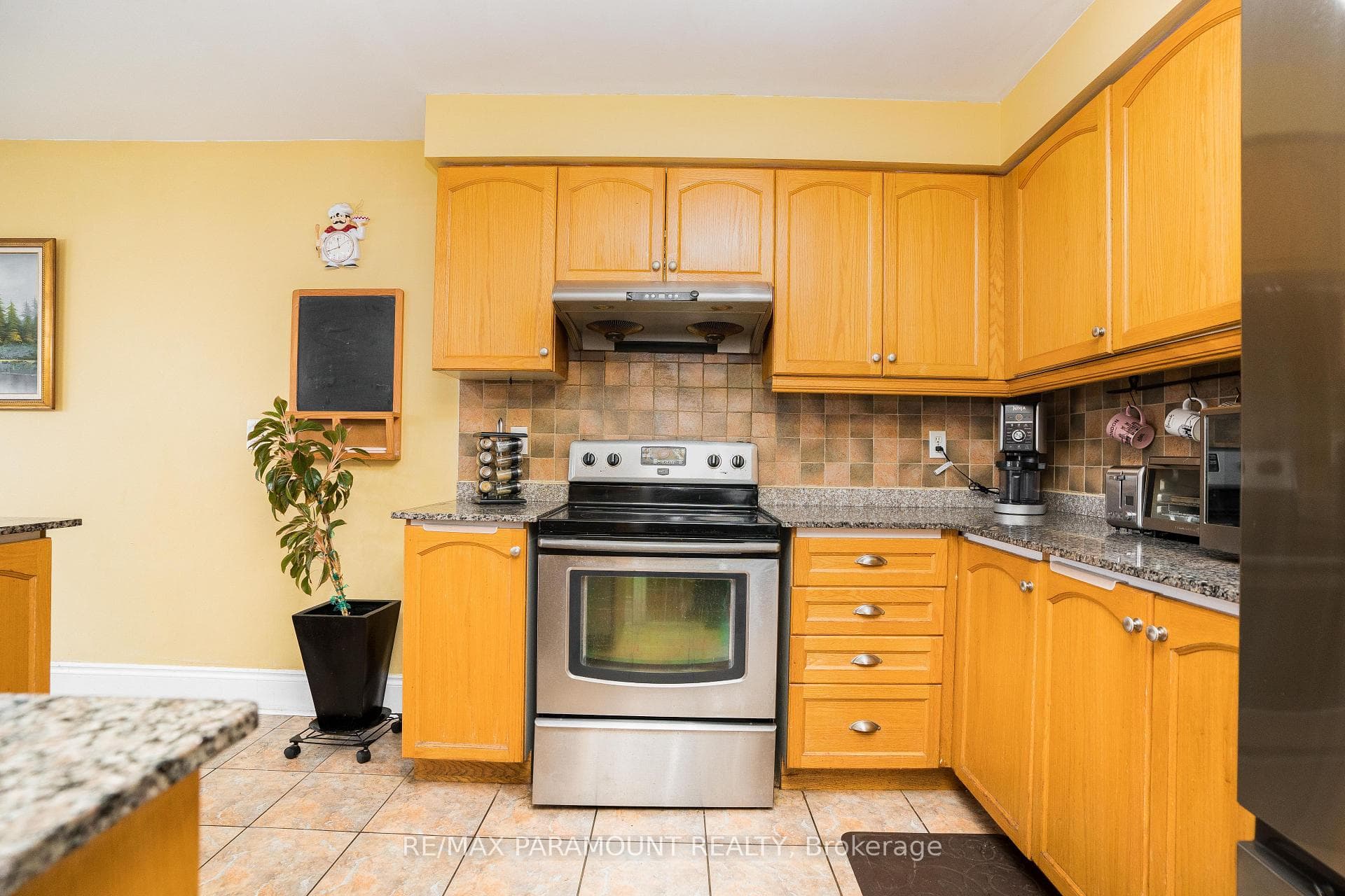 19 River Rock Crescent photo 14
