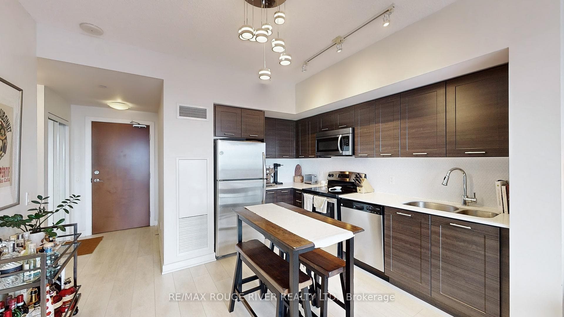 2220 Lakeshore Boulevard Unit 3201 photo 11