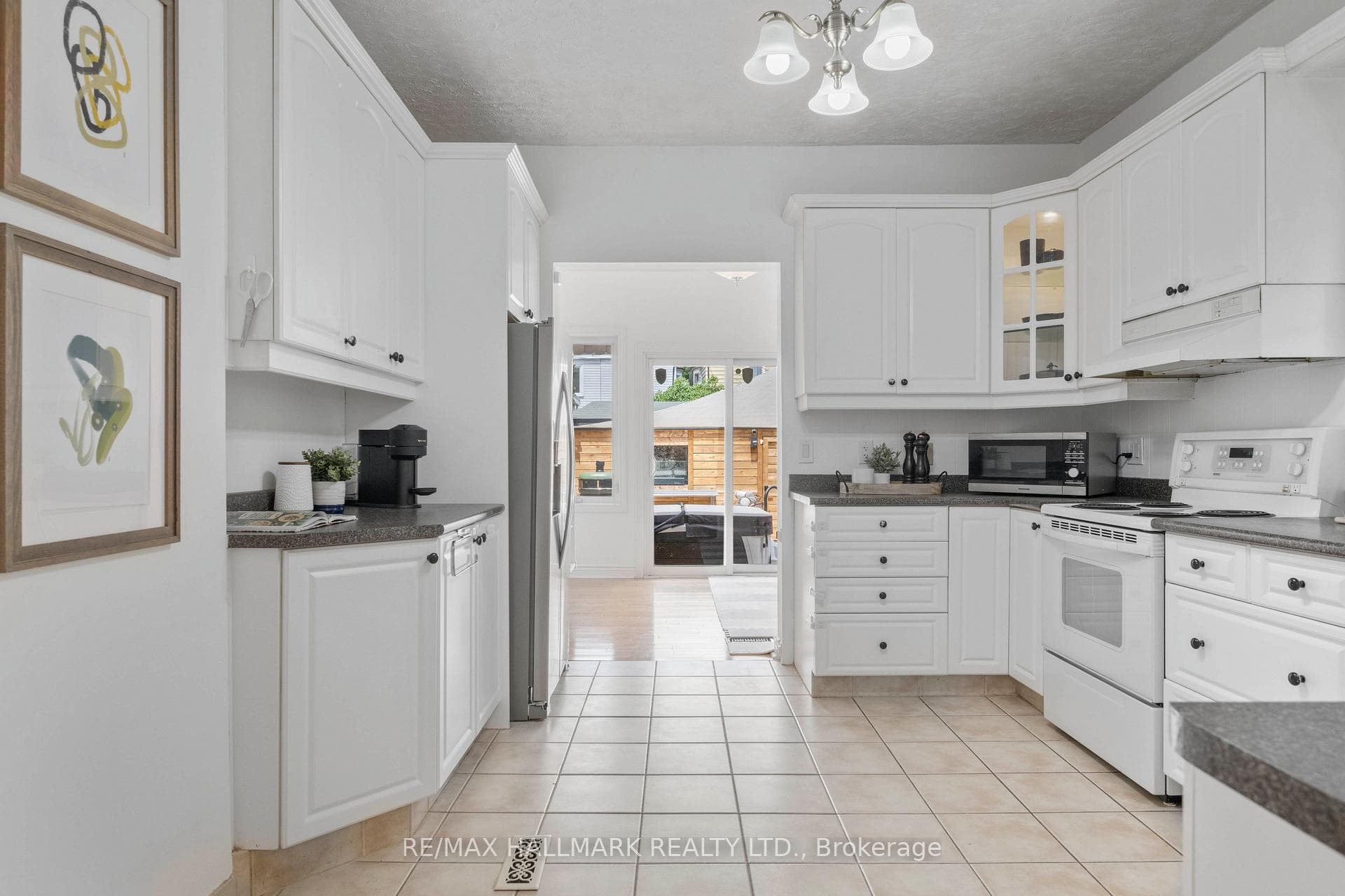 88 Harcourt Avenue photo 10