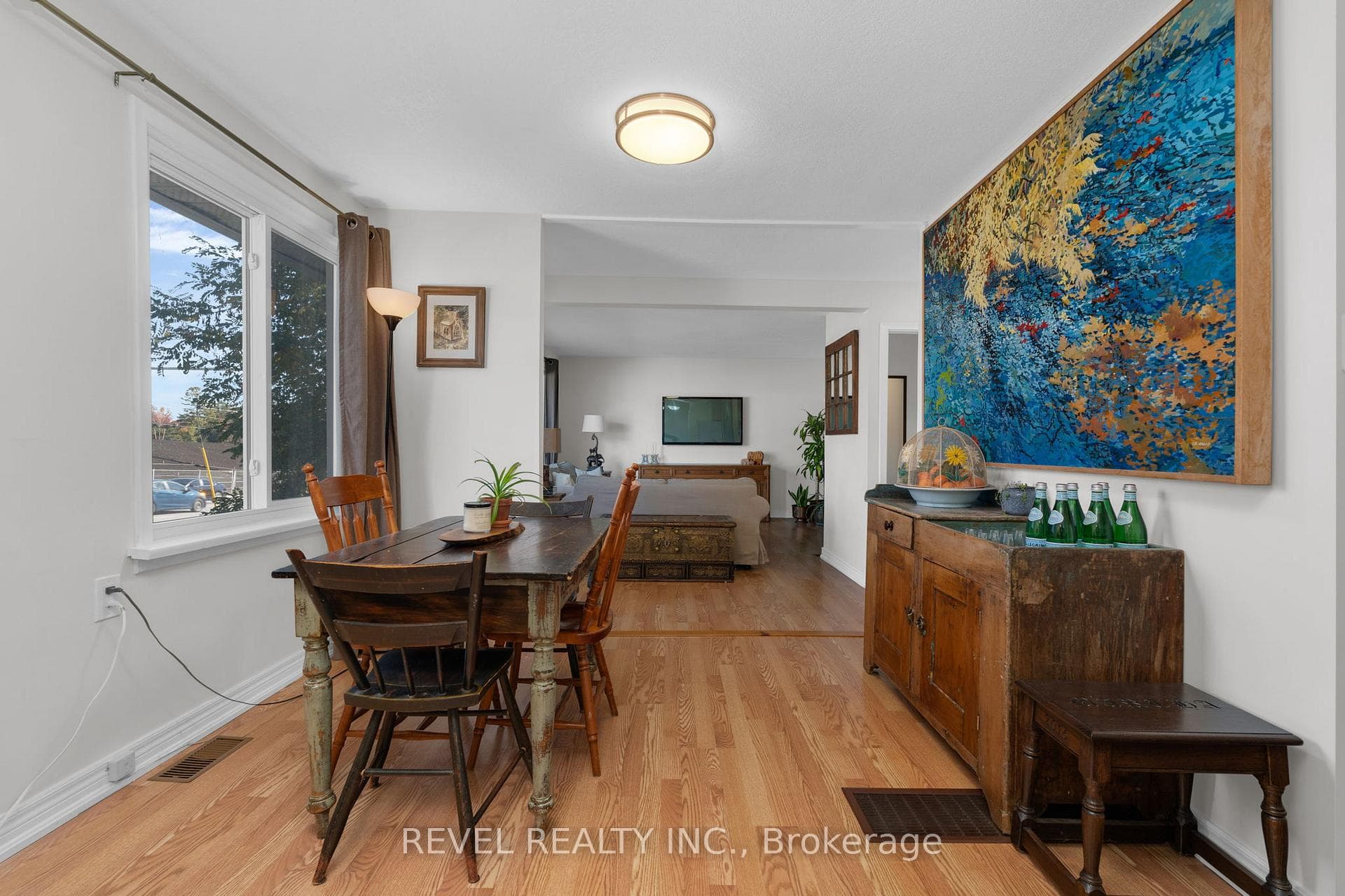 194 Ferndale Drive photo 9