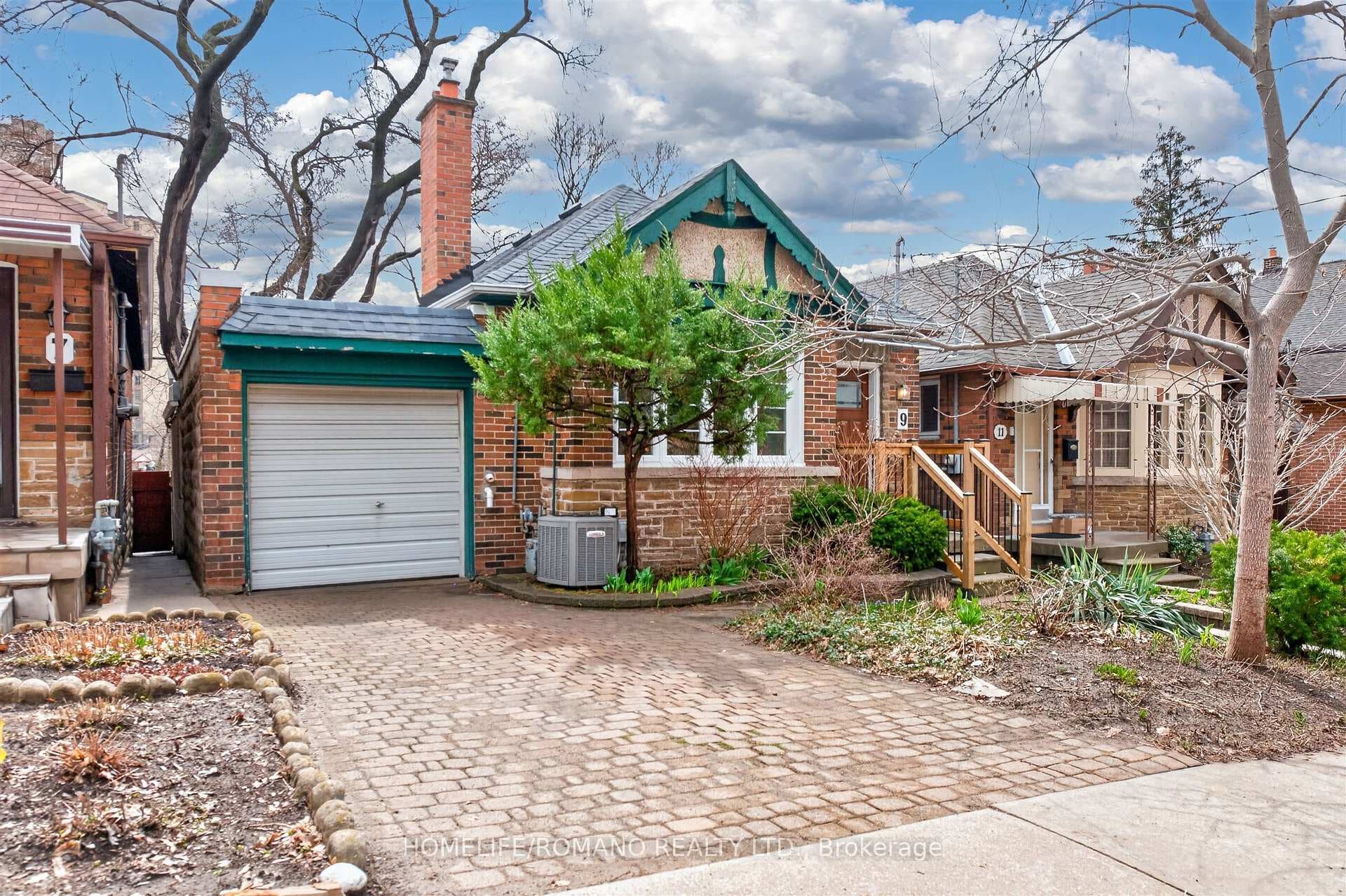 9 Little Avenue photo 1