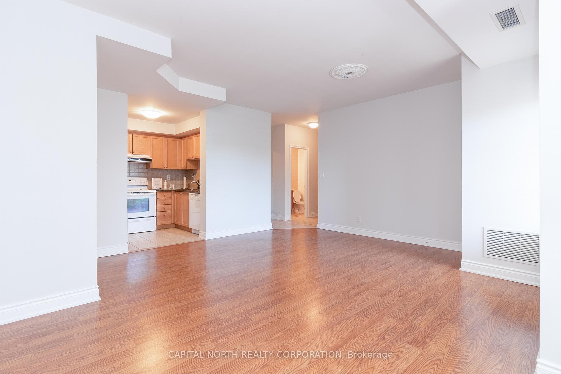 9901 Keele Street Unit 305 photo 10