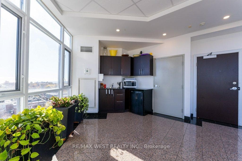 437 Roncesvalles Avenue Unit 503 photo 26