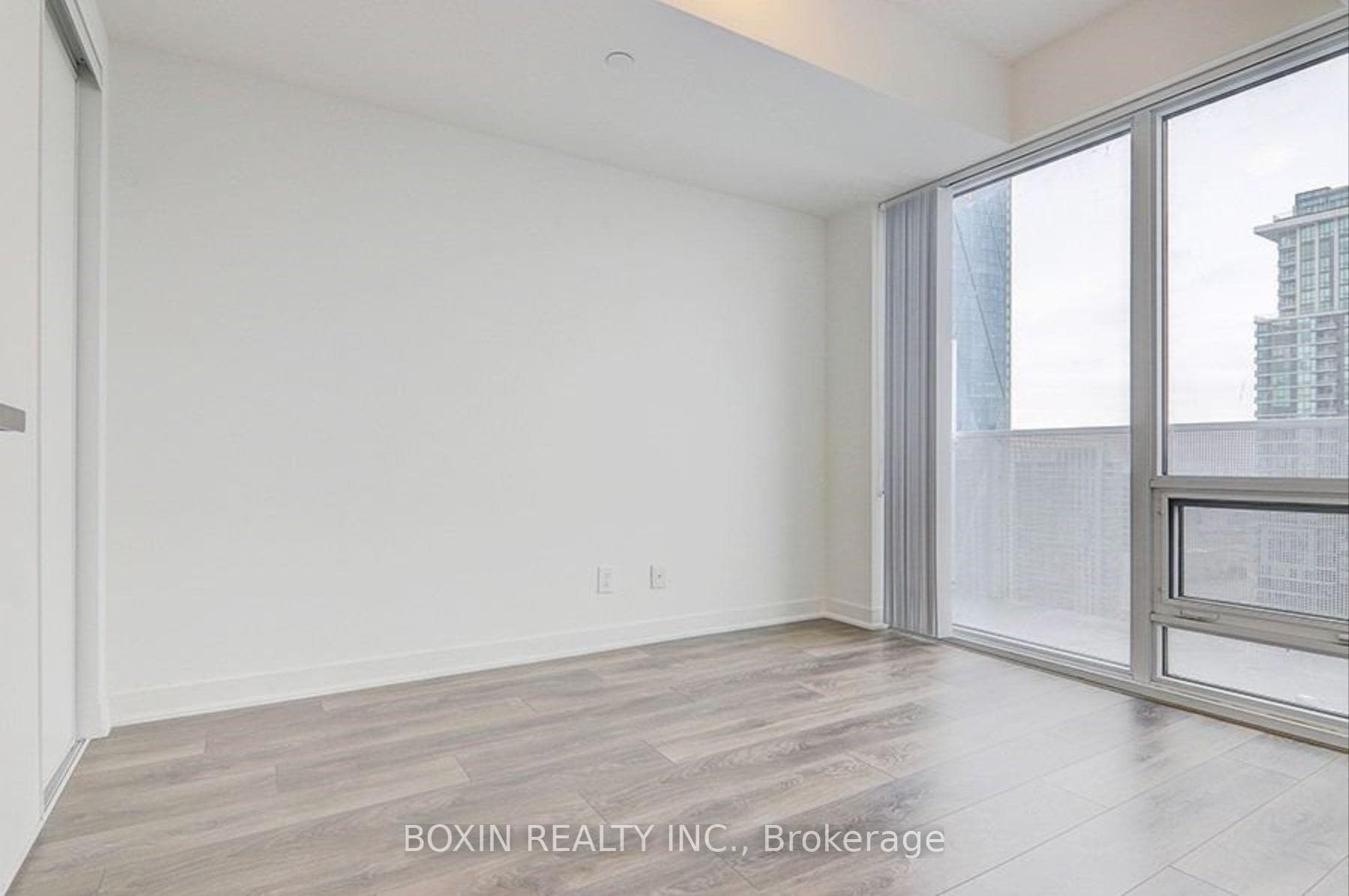 88 Harbour Street Unit 3706 photo 5