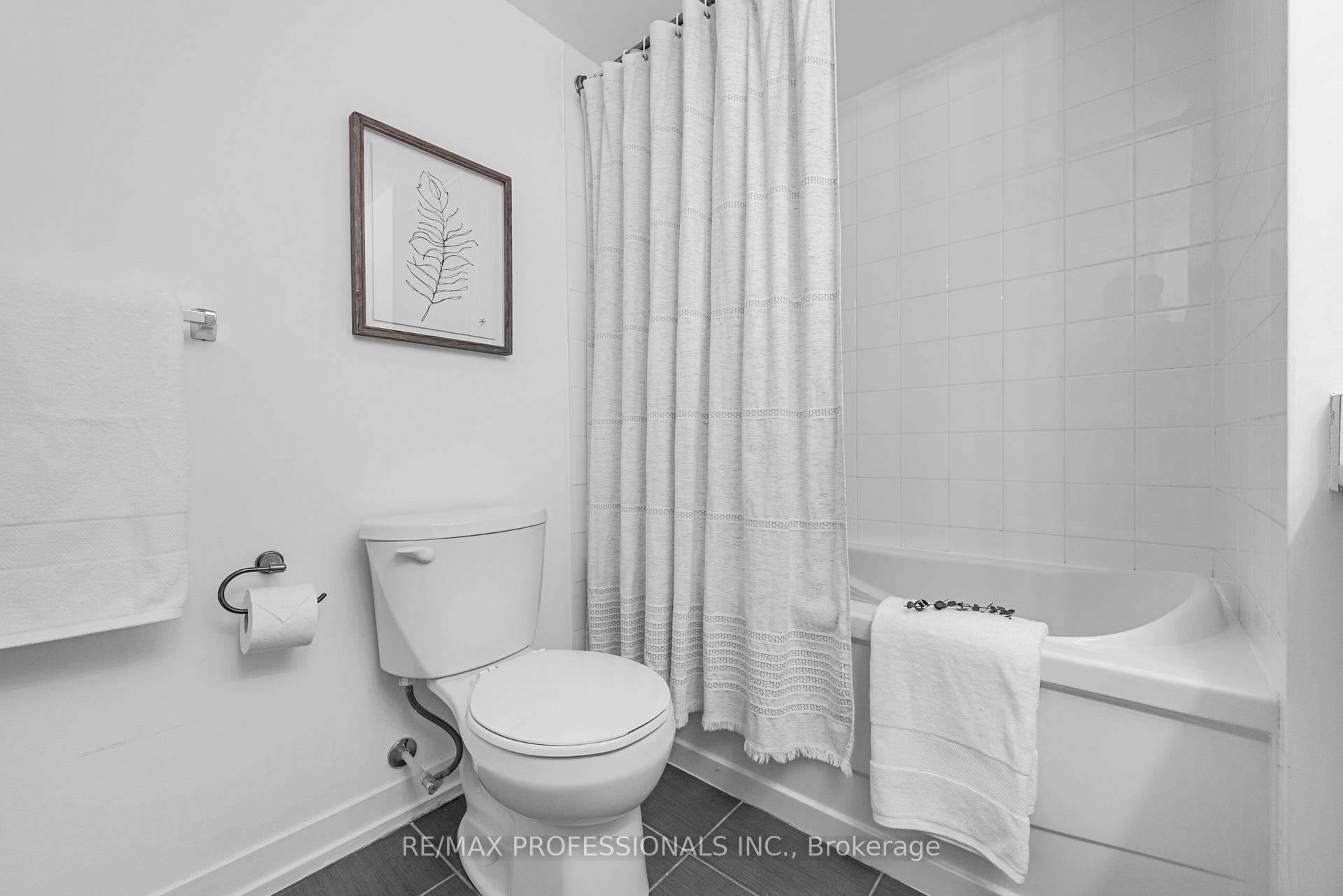 816 Lansdowne Avenue Unit 720 photo 18