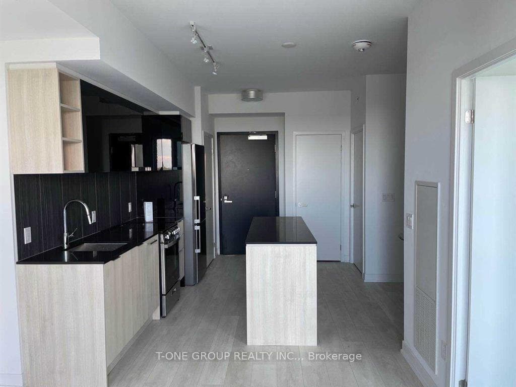 31 Tippett Road Unit 715 photo 6