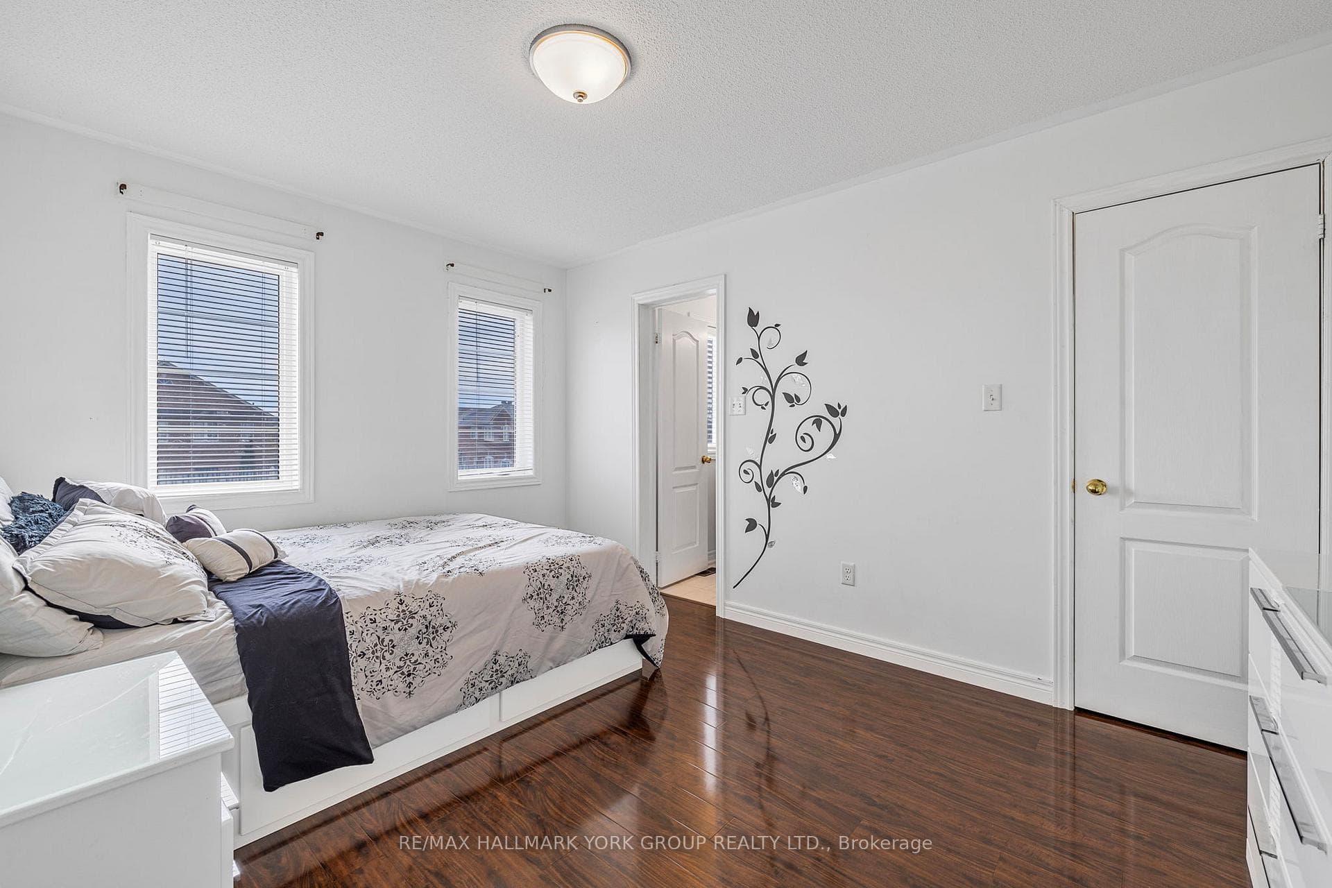 240 Borealis Avenue photo 21