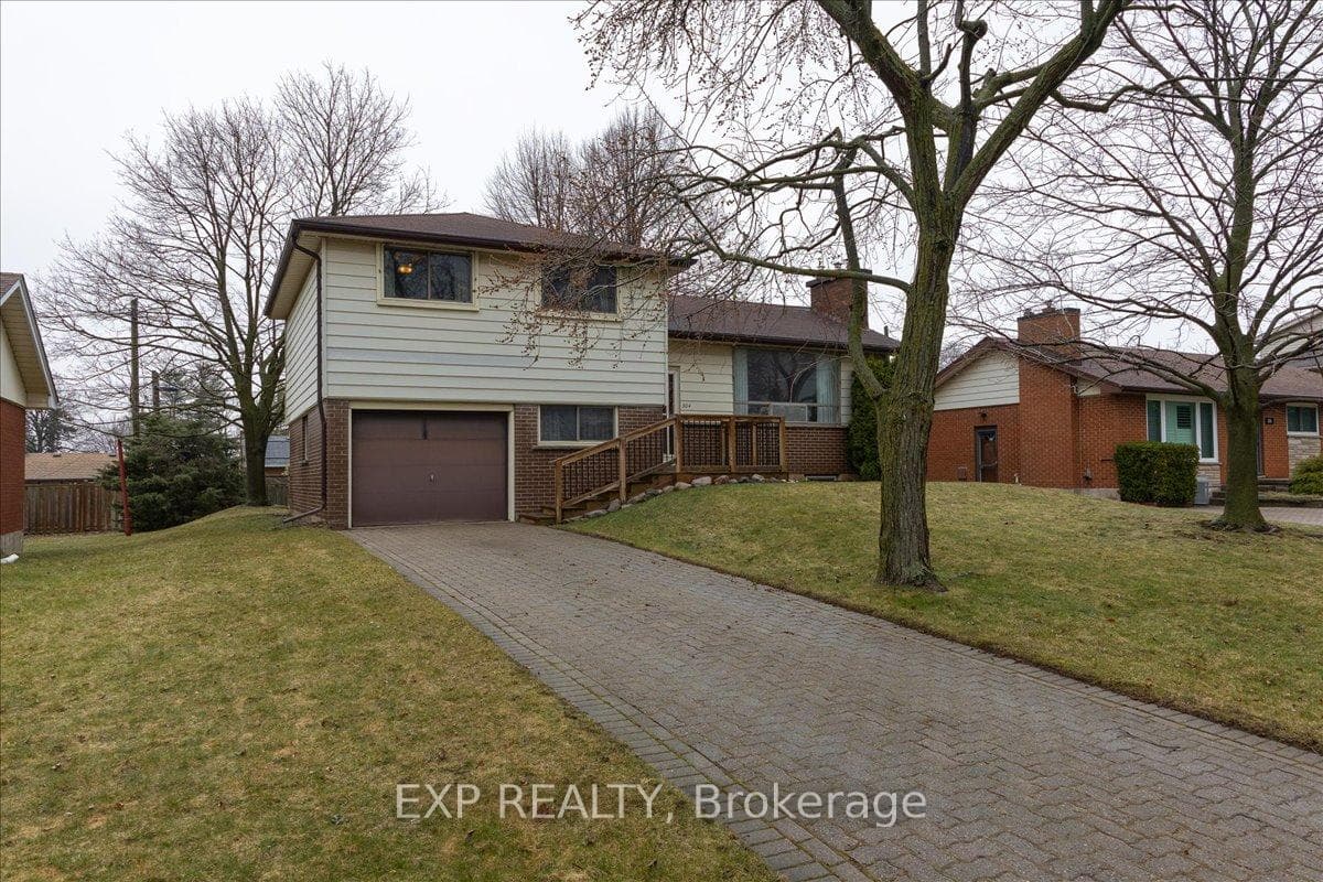 304 Burlington Crescent photo 2