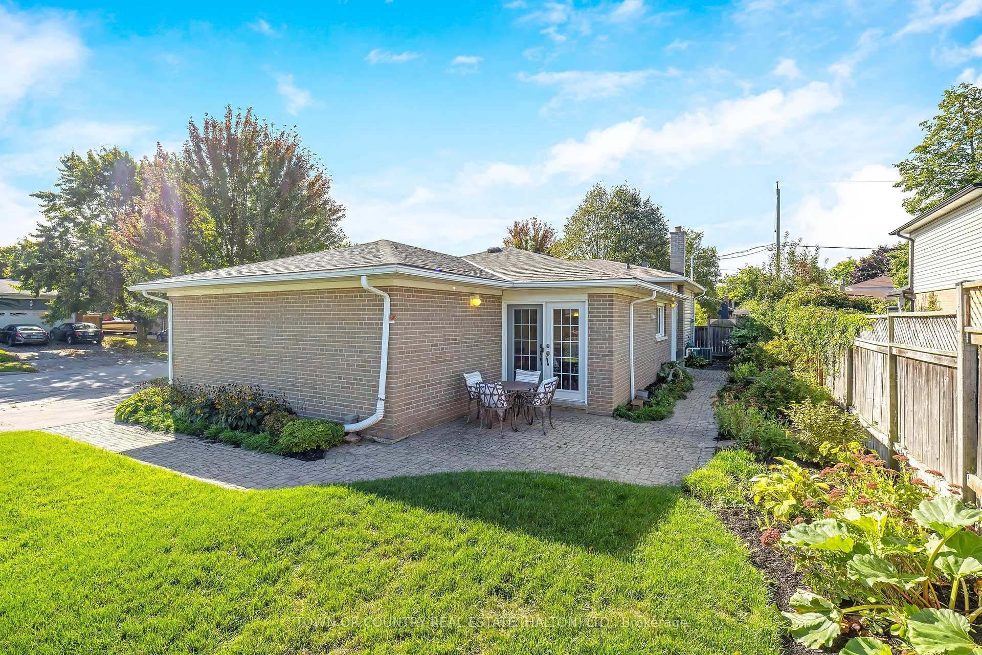 4 Stockman Crescent photo 23