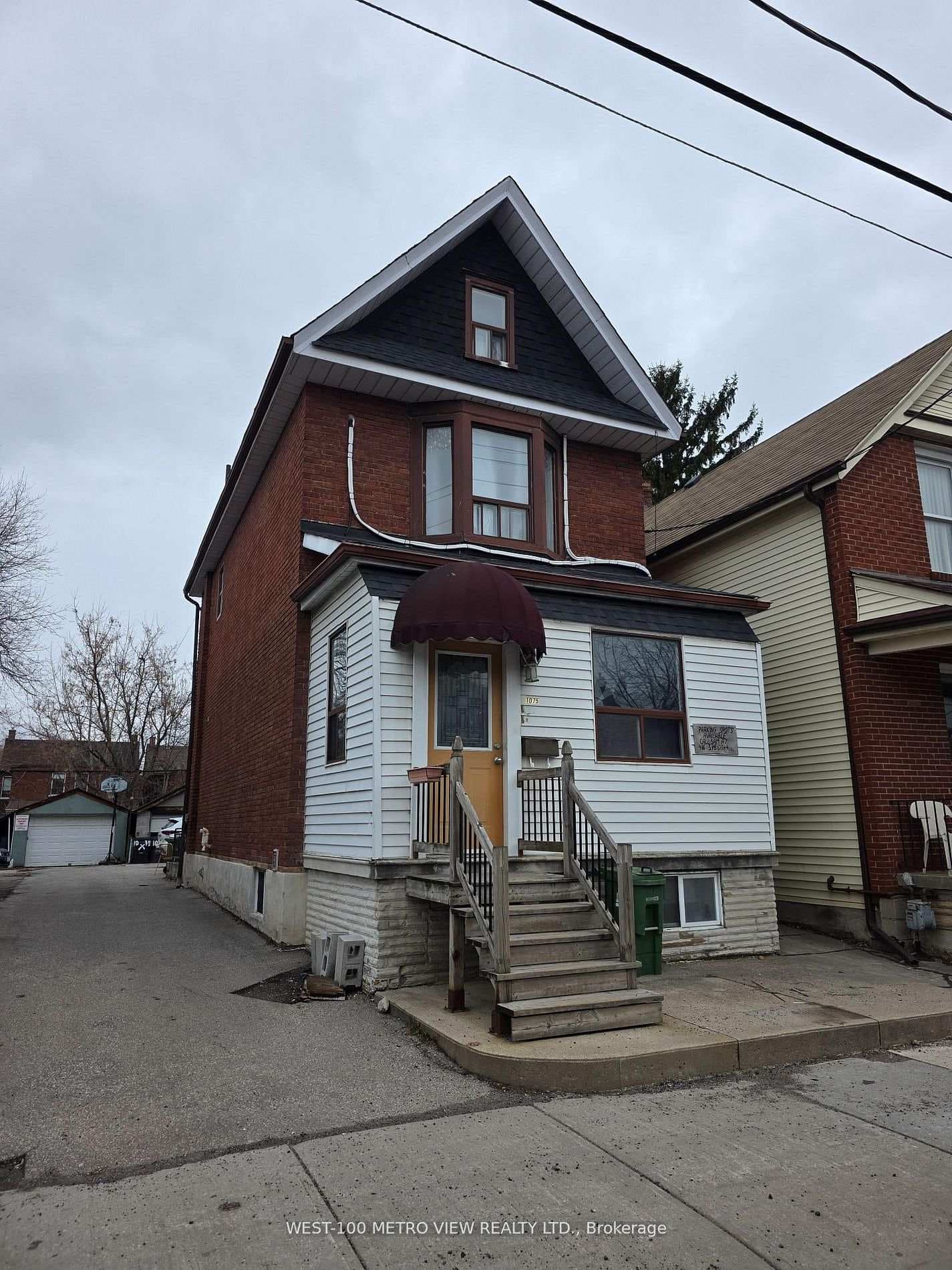 1075 Dufferin Street photo 9