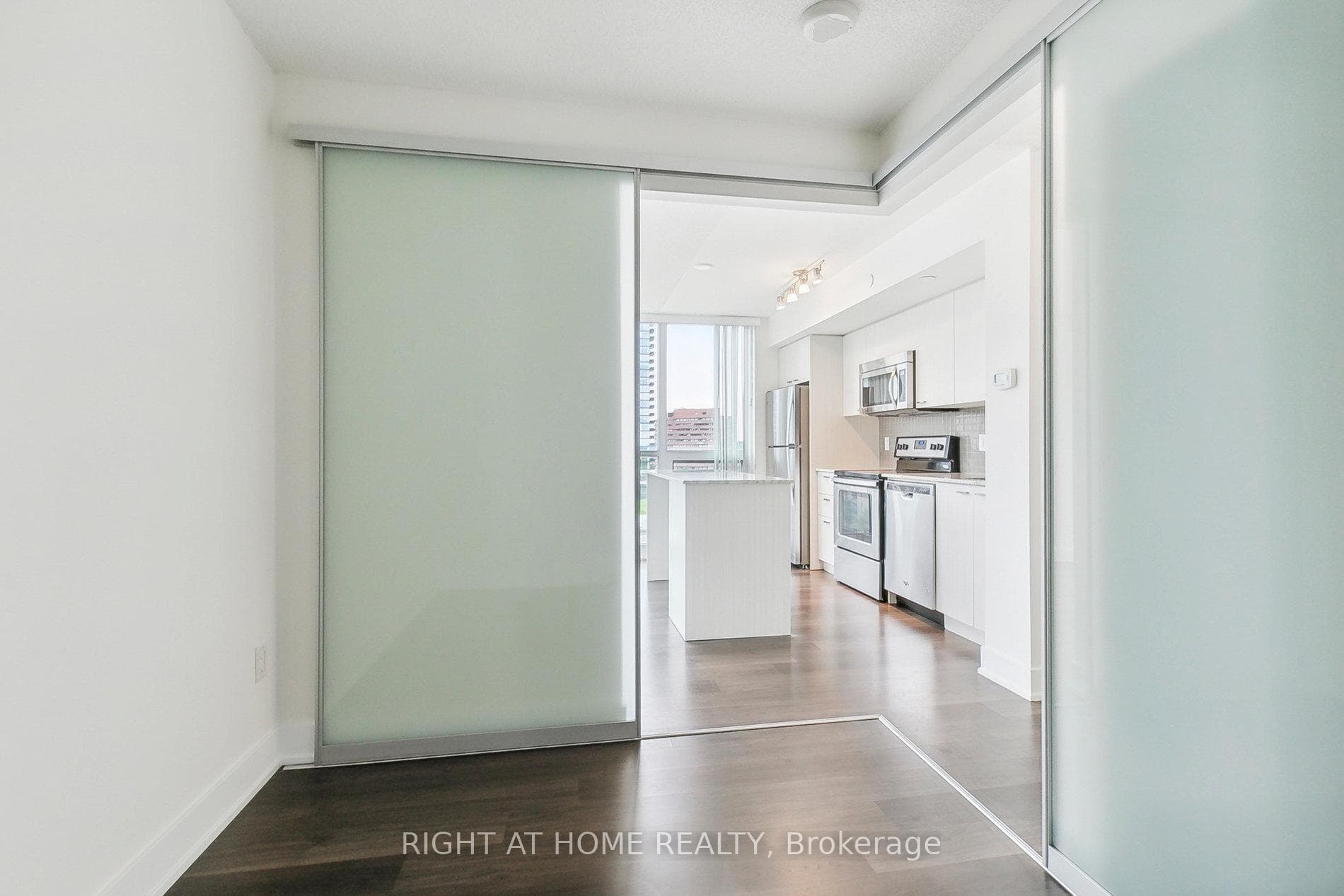 88 Sheppard Avenue Unit 1005 photo 23