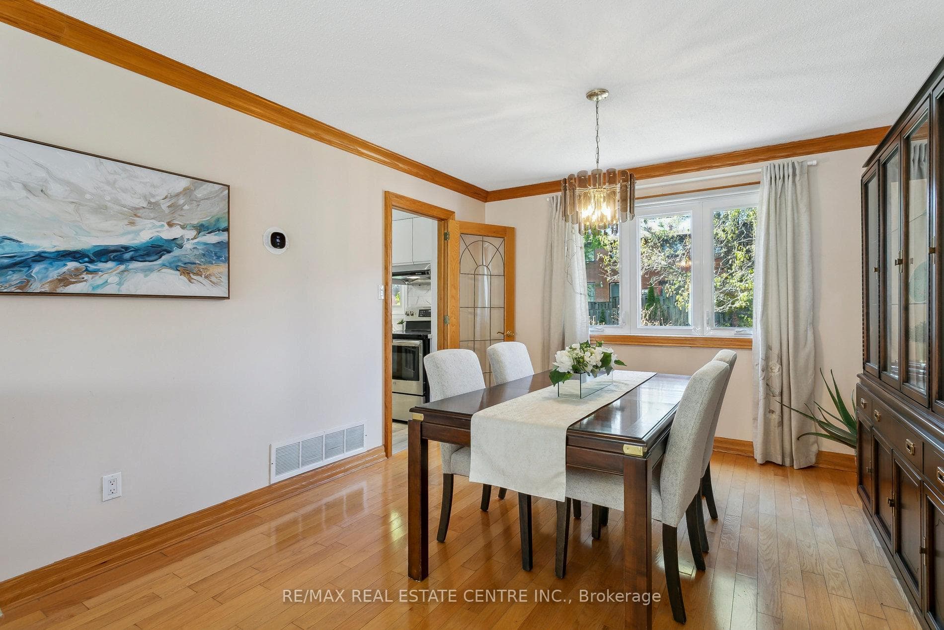 526 Karen Park Crescent photo 9