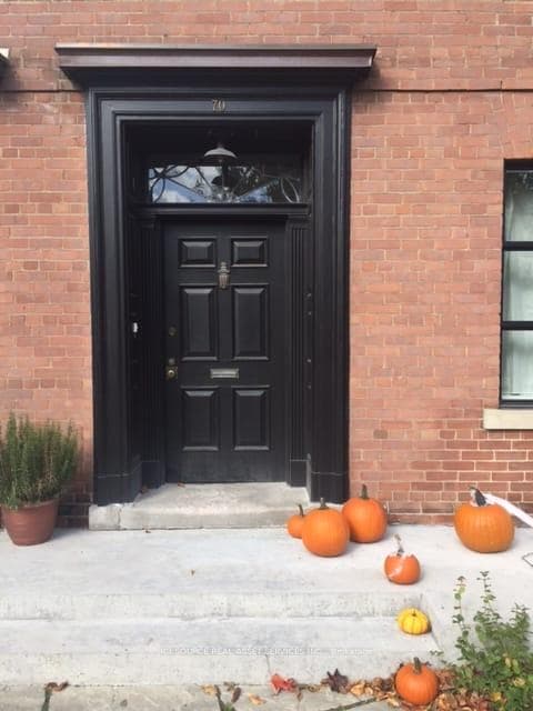 70 Crescent Road photo 2