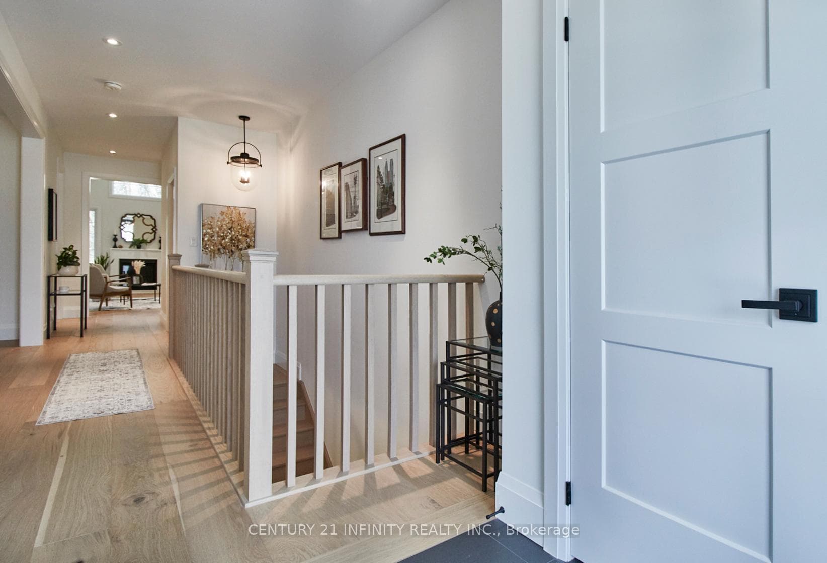 356 Northglen Boulevard photo 3