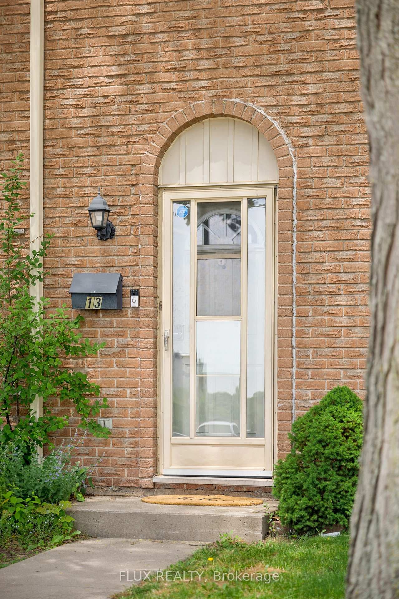 165 Green Valley Drive Unit 13 photo 4