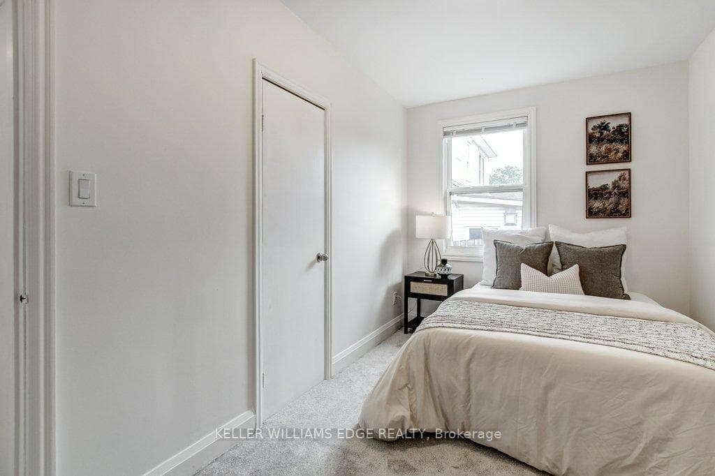 202 Erindale Avenue photo 22
