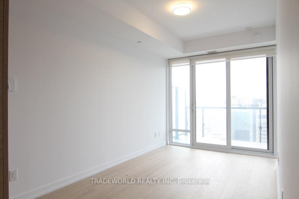 488 University Avenue Unit 2101 photo 3