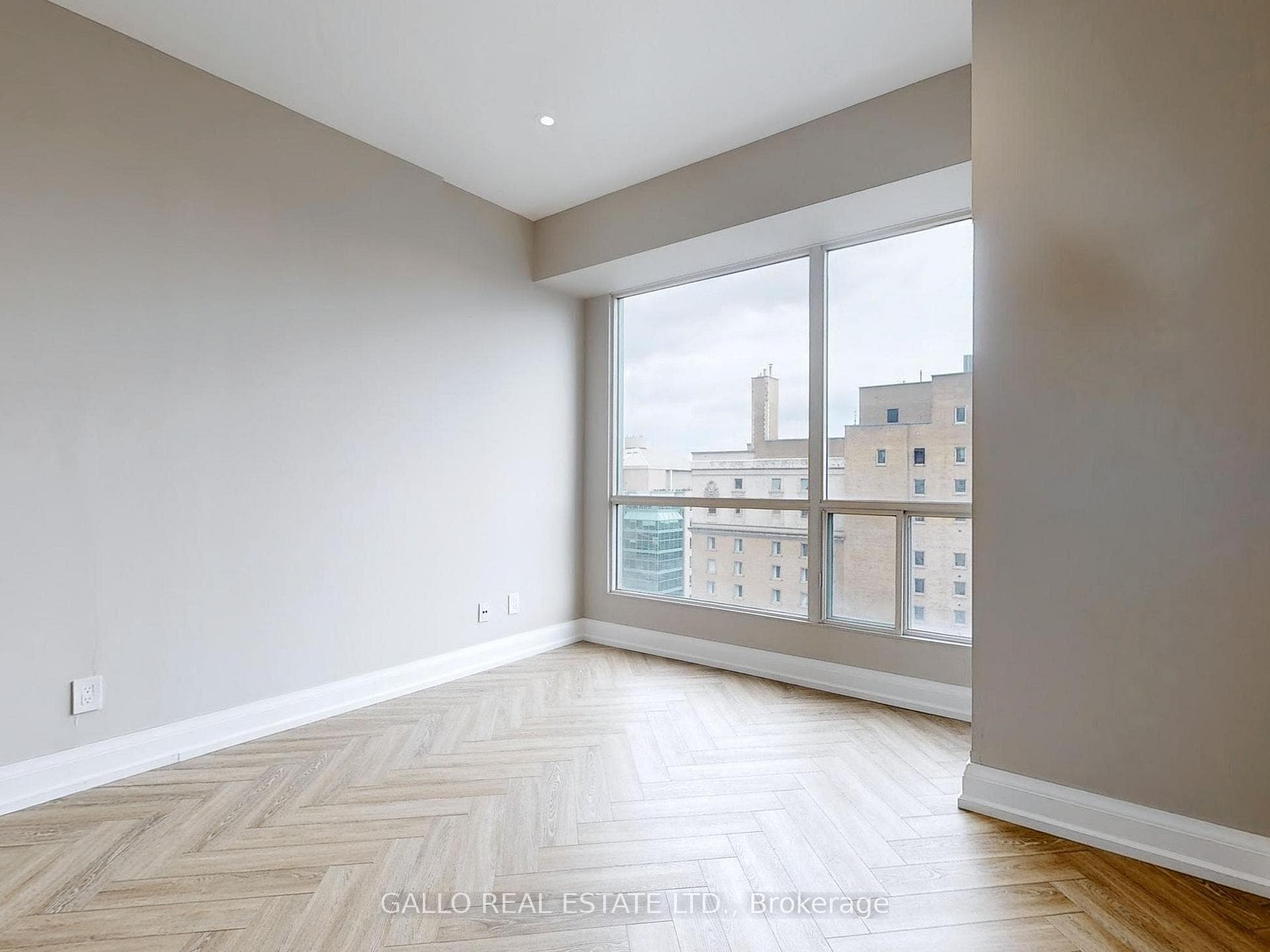 7 King Street Unit 1803 photo 21