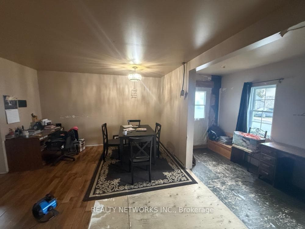 118 Wende Avenue photo 4