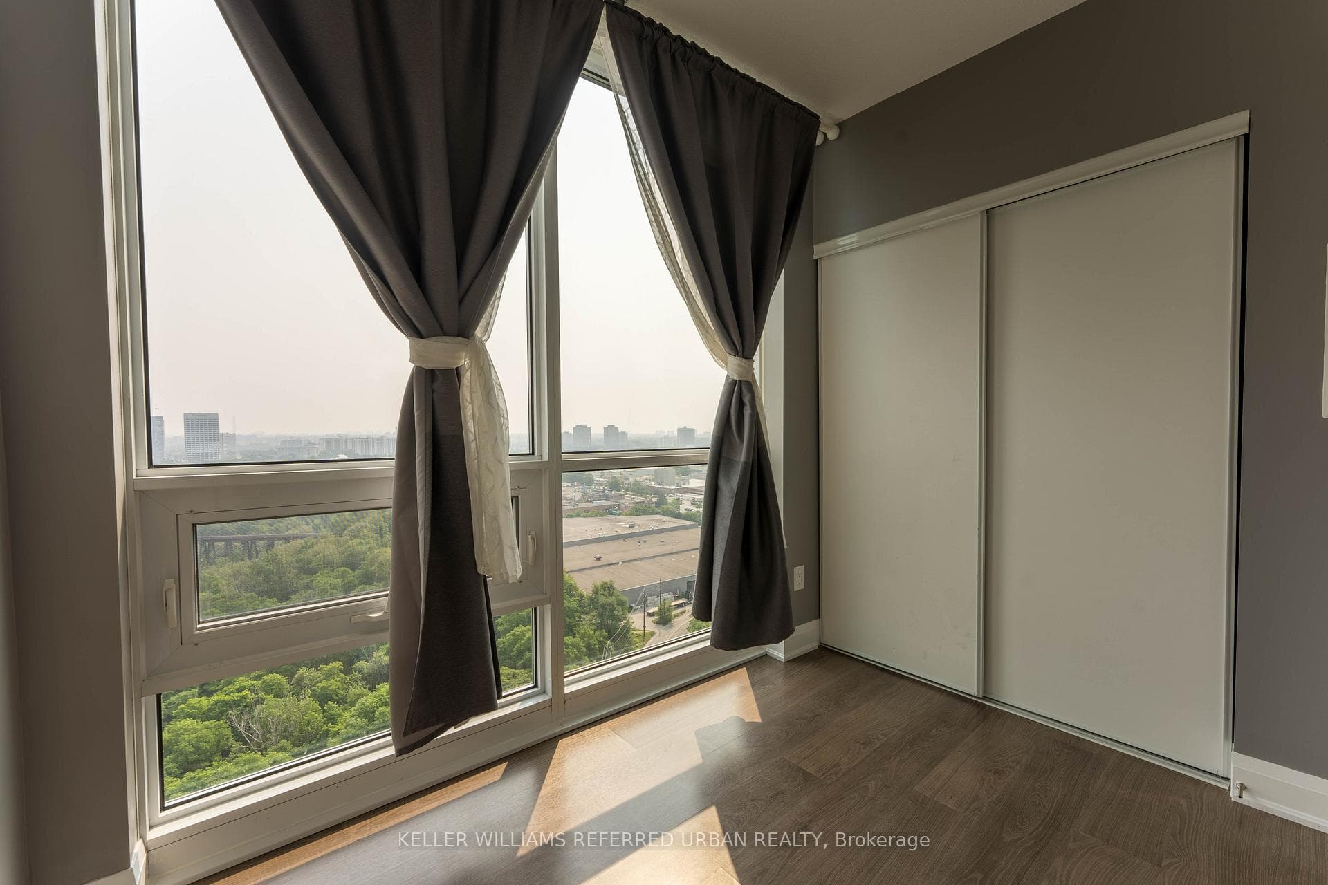 160 Vanderhoof Avenue Unit PH05 photo 9