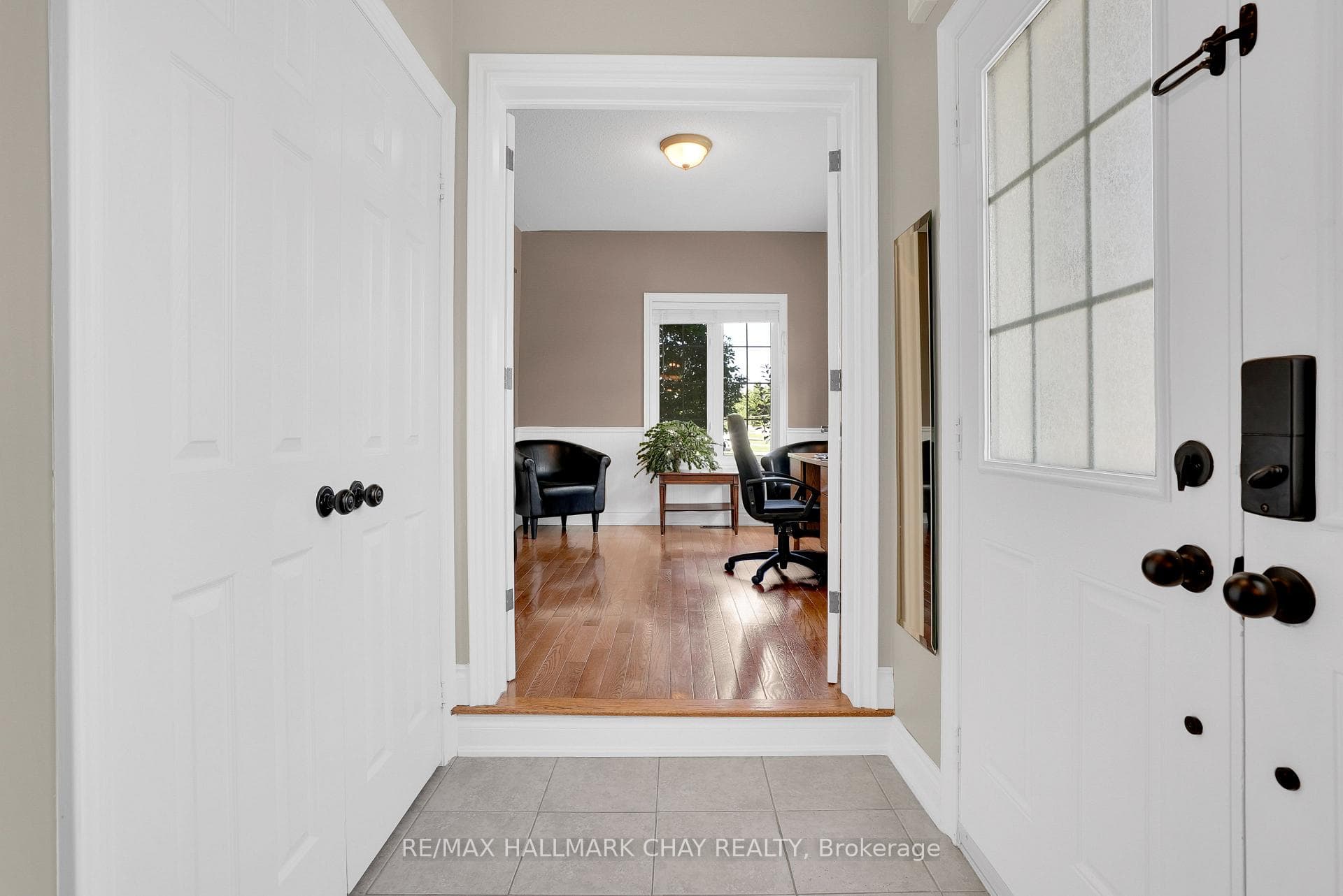 2 Versailles Crescent photo 3