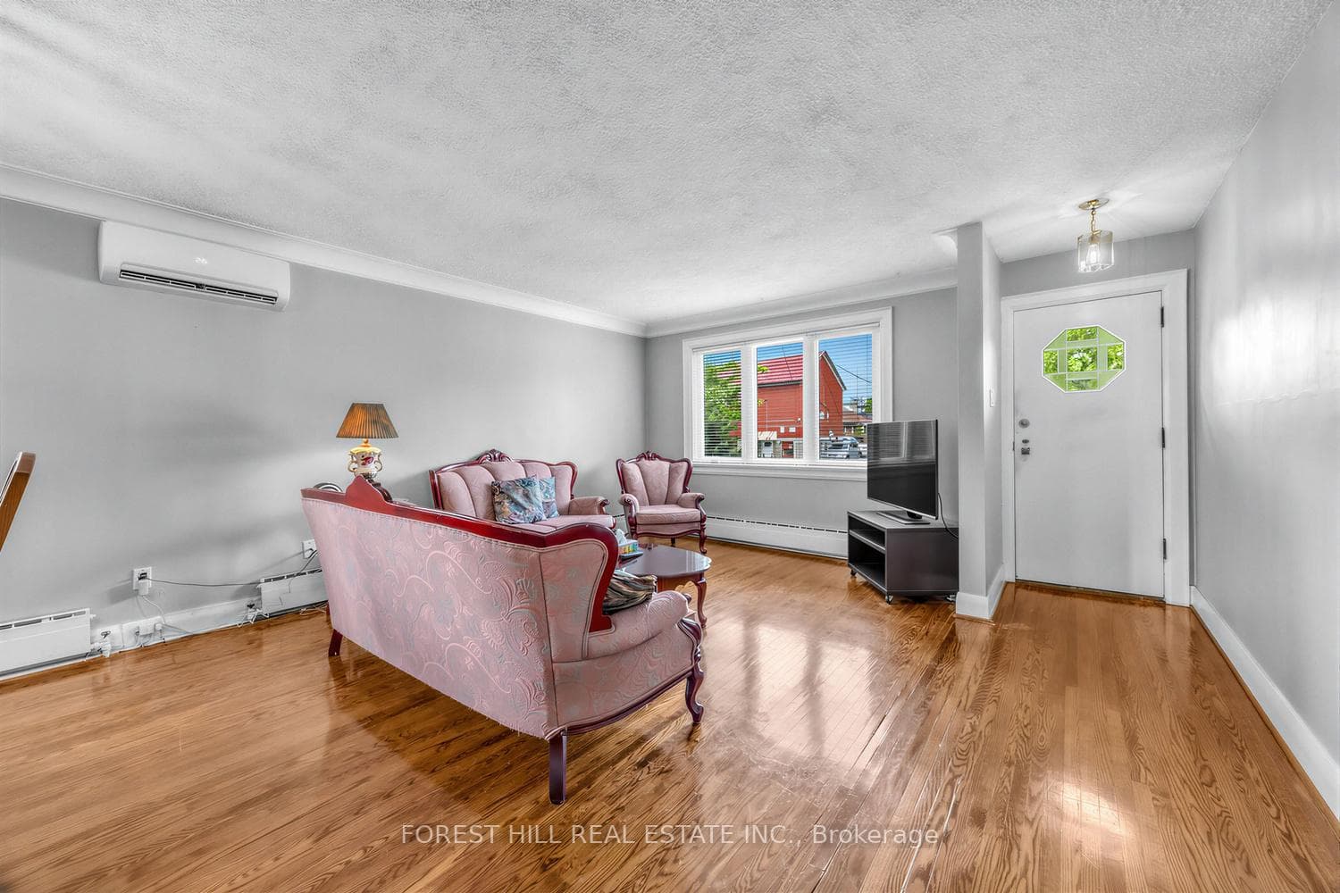 101 Holwood Avenue photo 2