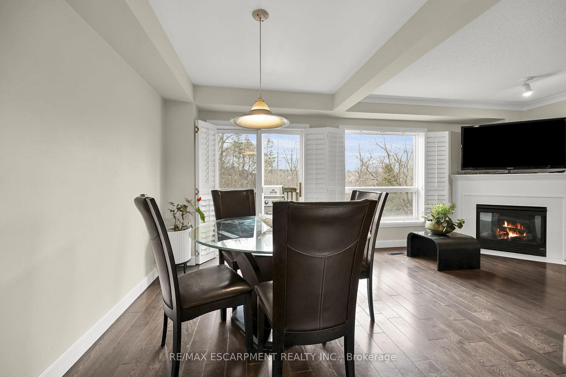 2151 Walkers Line Unit 10 photo 9