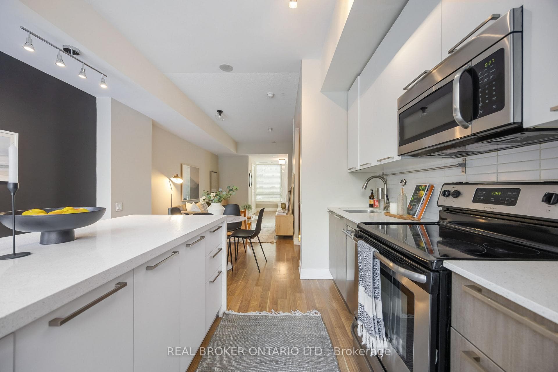 23 Sheppard Avenue Unit TH12 photo 12