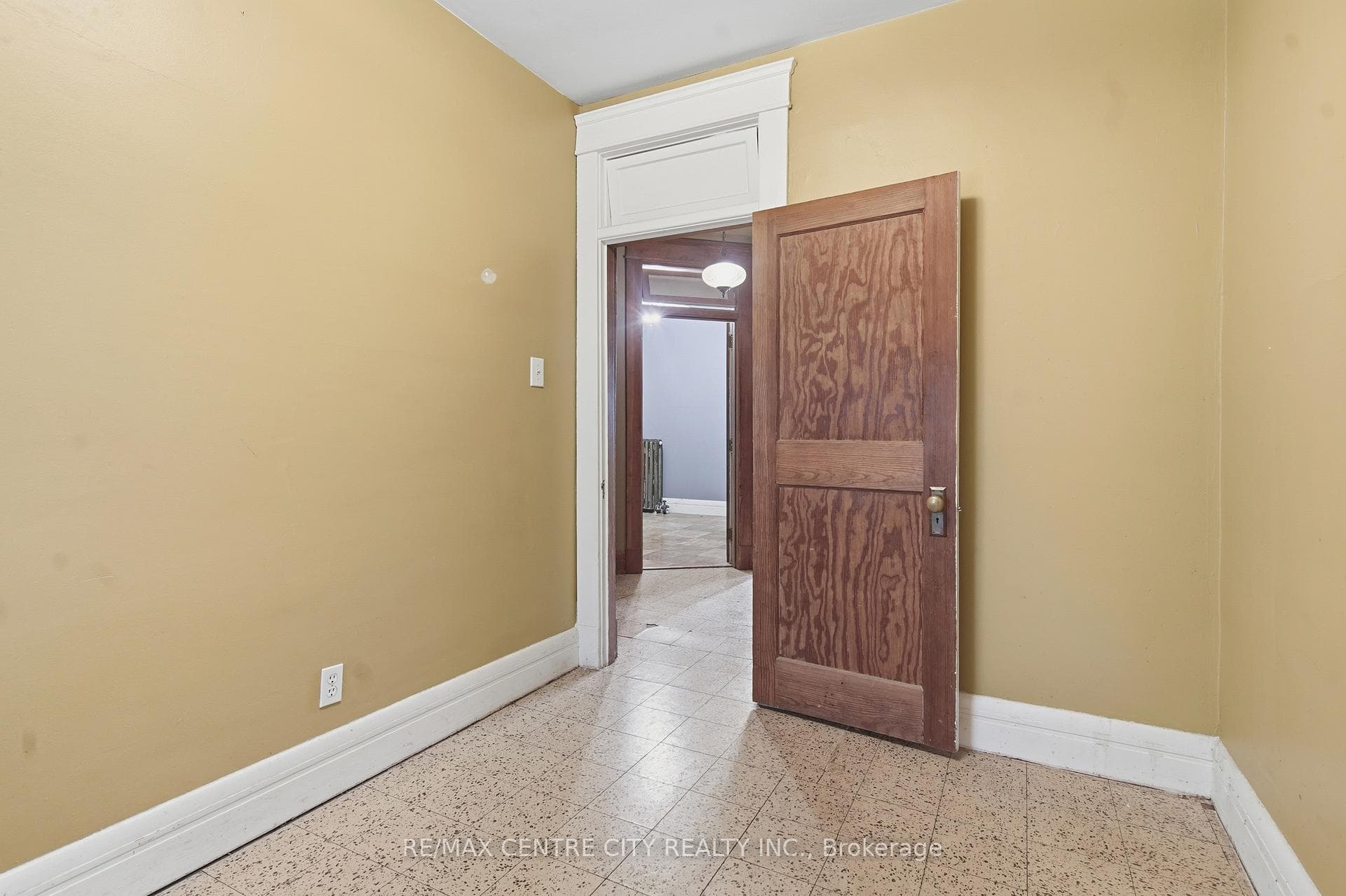 58 Windsor Avenue photo 14