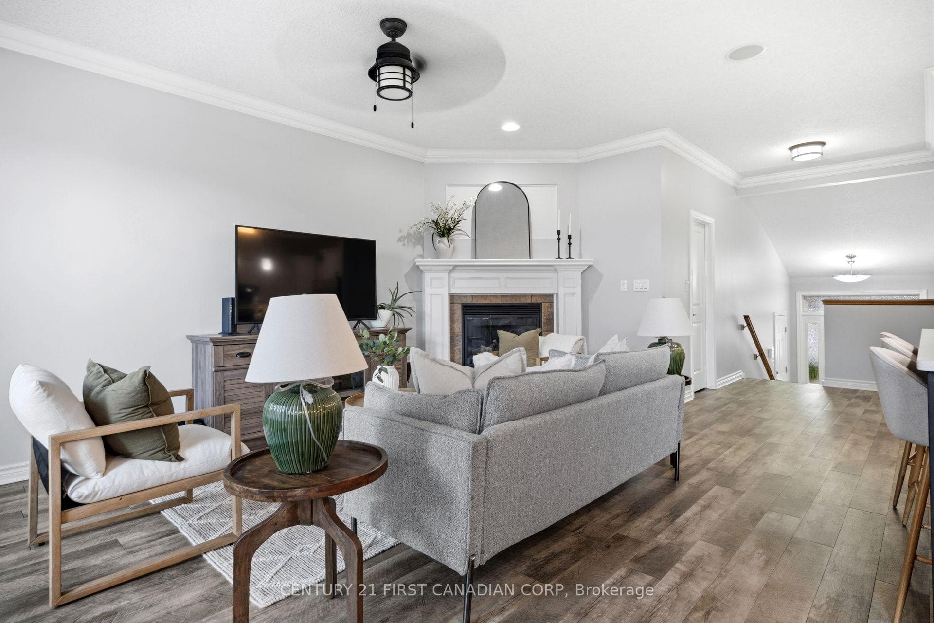 292 Walnut Street photo 11