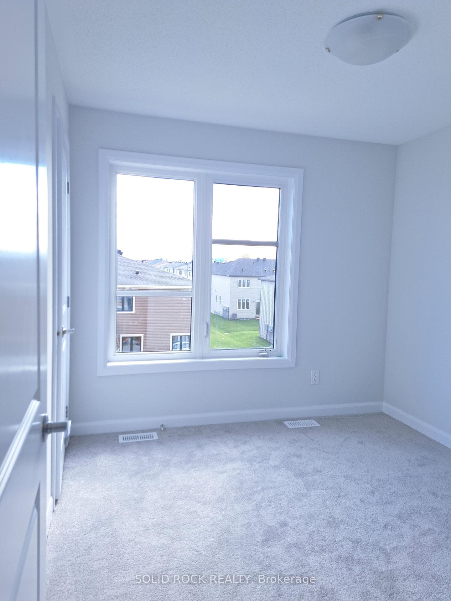 288 Elsie Macgill Walk photo 6