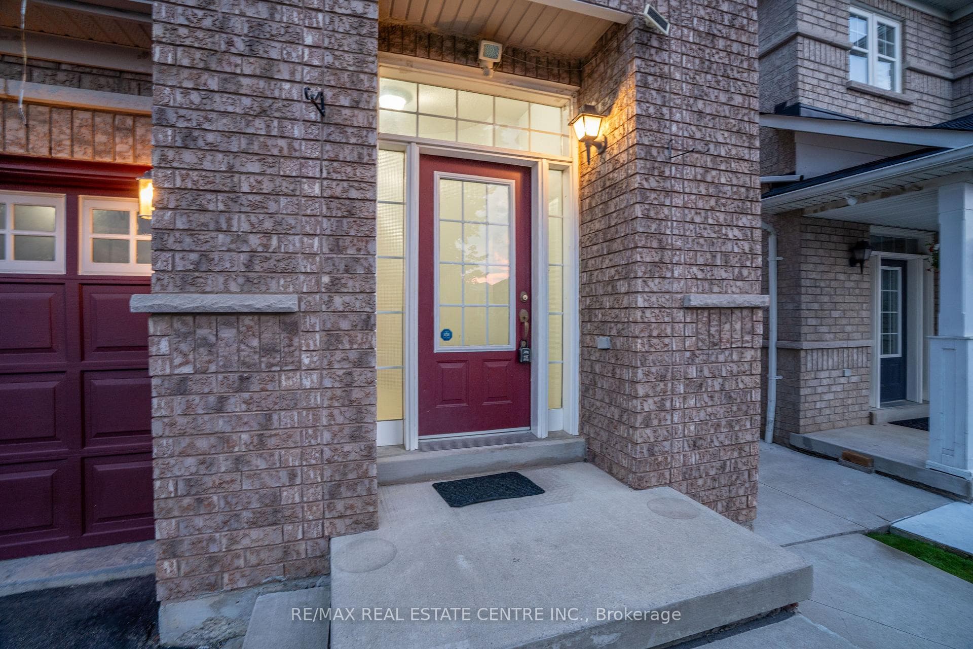 73 Pantomine Boulevard photo 2