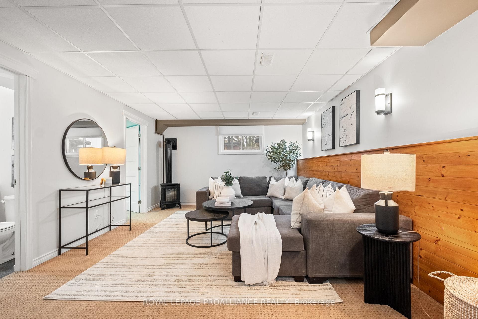 582 Carlisle Street photo 24