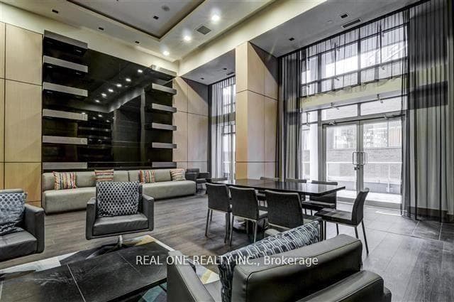 58 Orchard View Boulevard Unit 1011 photo 16