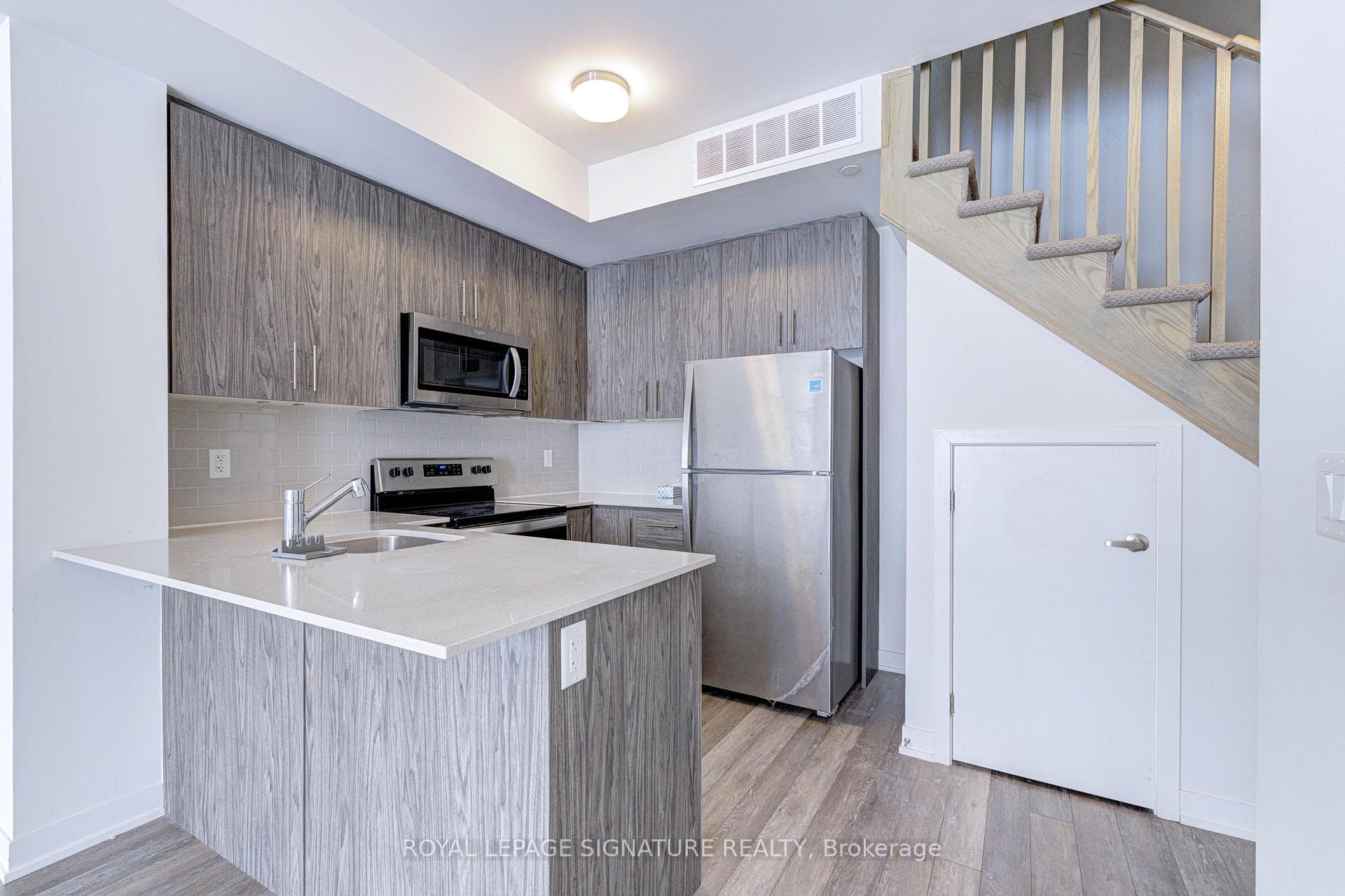 3429 Ridgeway Drive Unit 4 photo 11