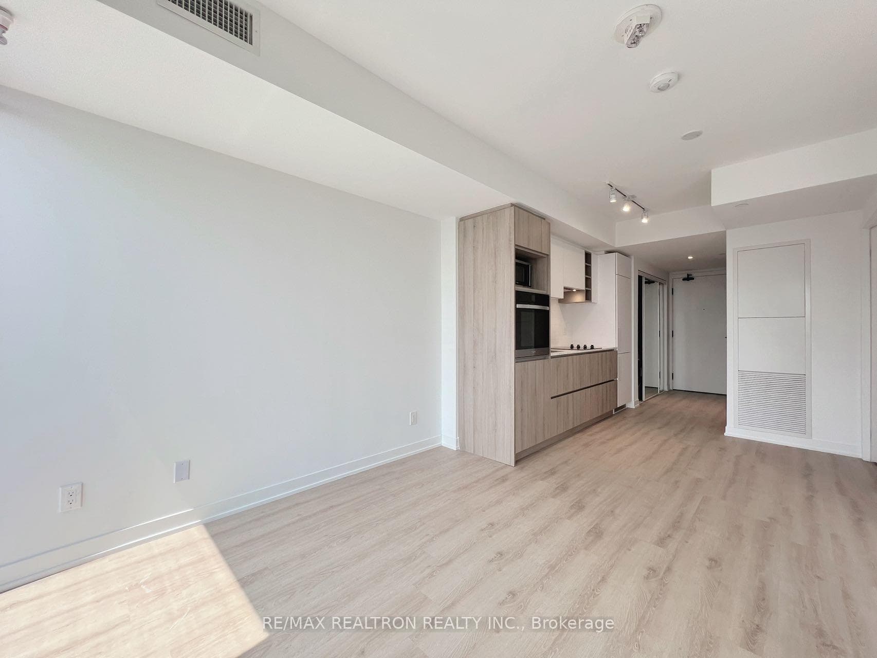 319 Jarvis Street Unit 4216 photo 2
