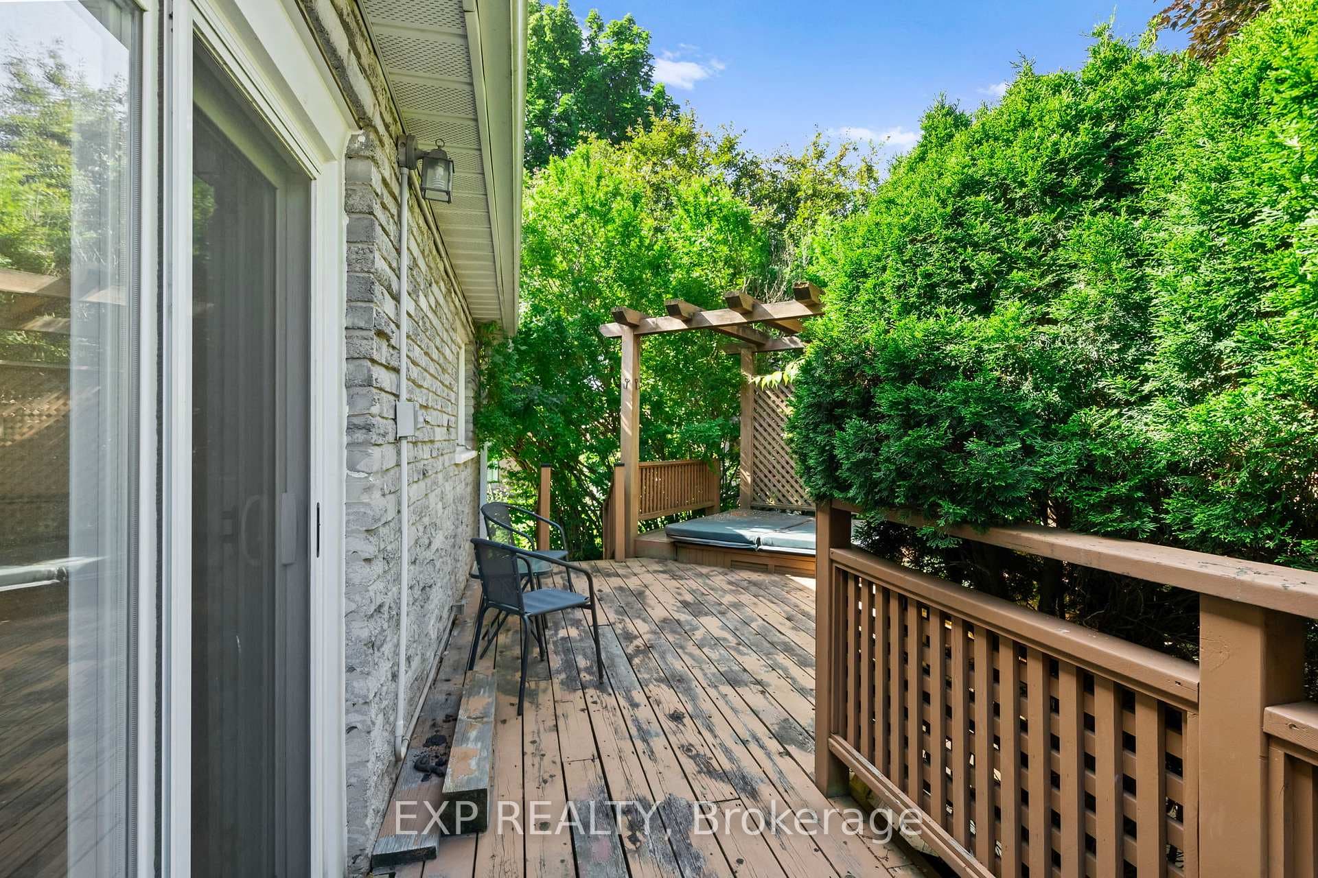 97 Mercer Crescent photo 27