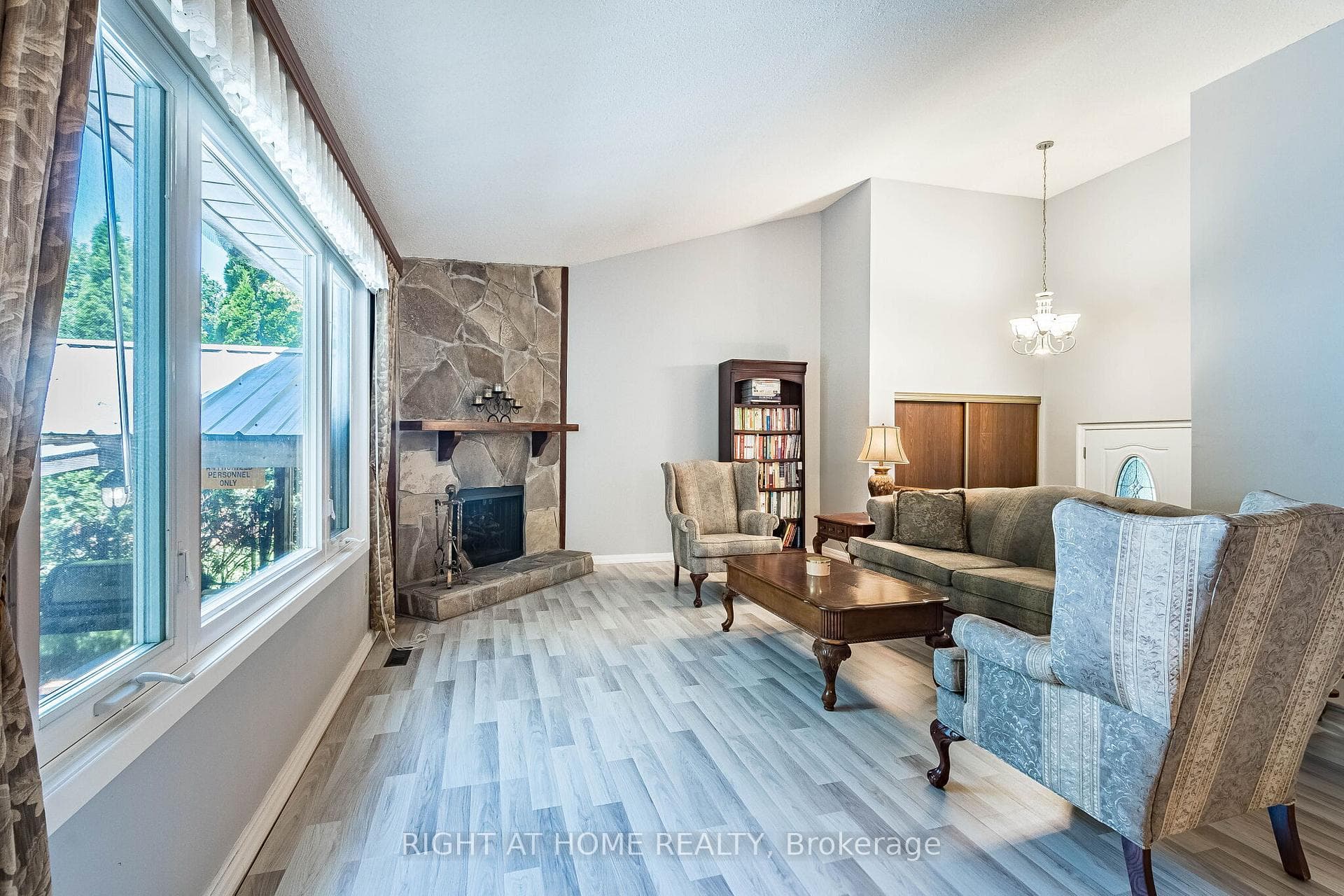 2669 Inlake Court photo 8
