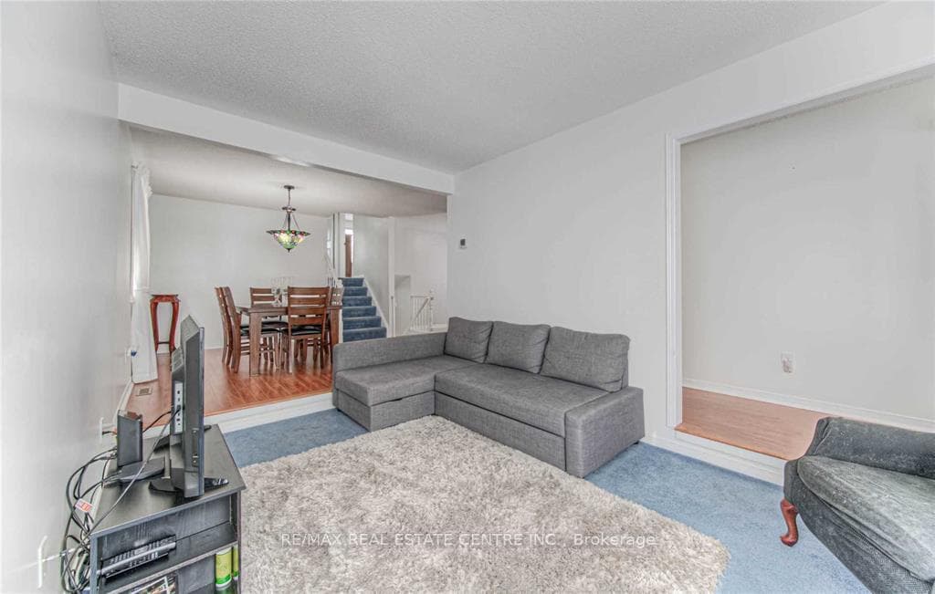 14 Amblecote Place photo 5