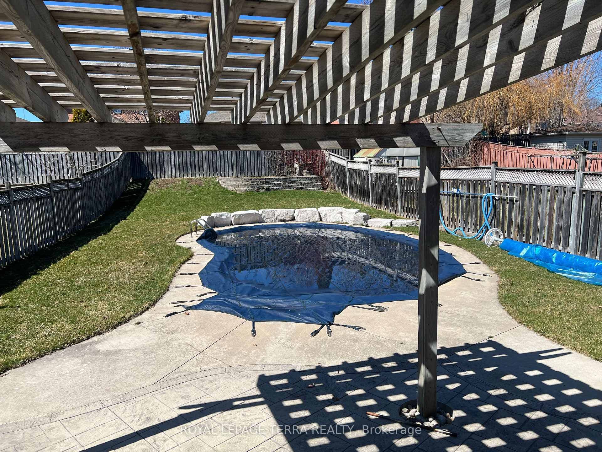 88 Loon Avenue photo 27