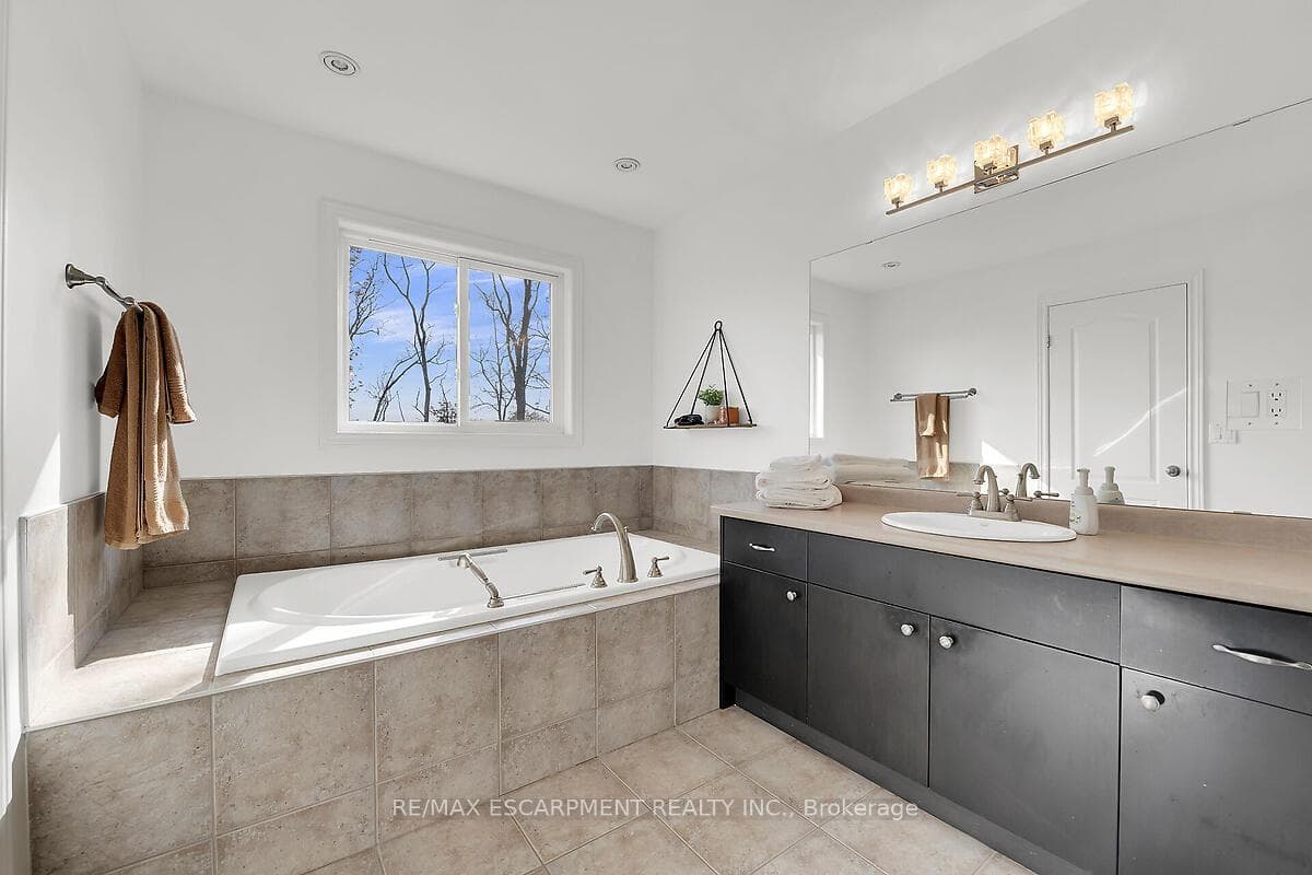 80 MYERS Lane photo 31