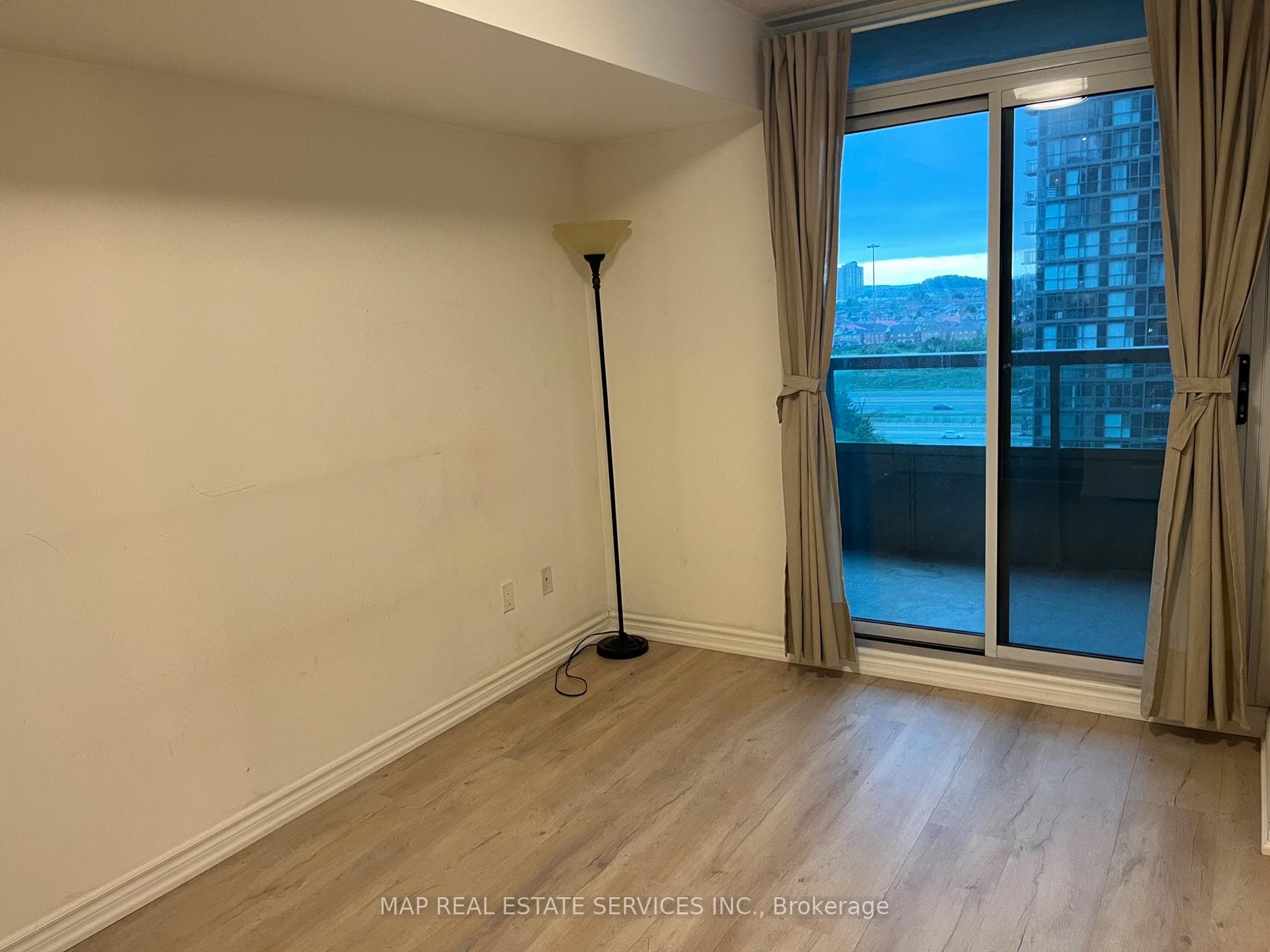 335 Rathburn Road Unit 1216 photo 20
