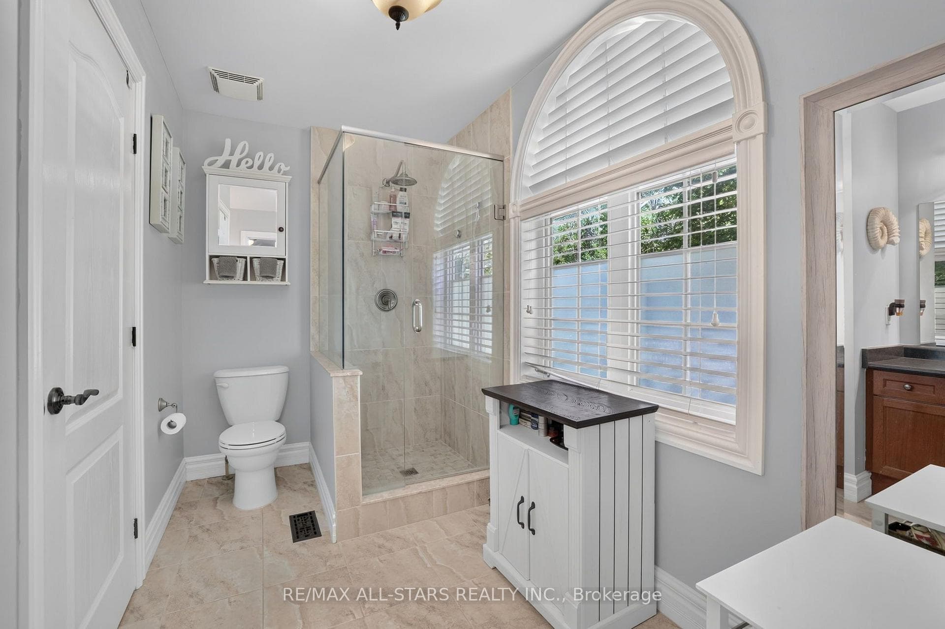 38 Evelyn Avenue photo 12