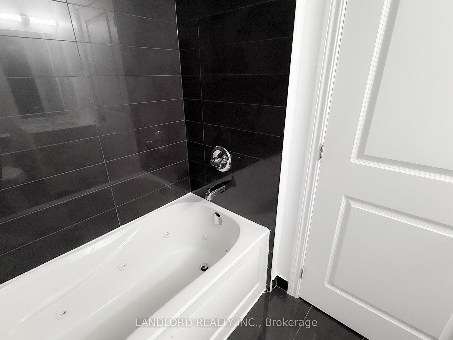 23 Glebe Road Unit 521 photo 15