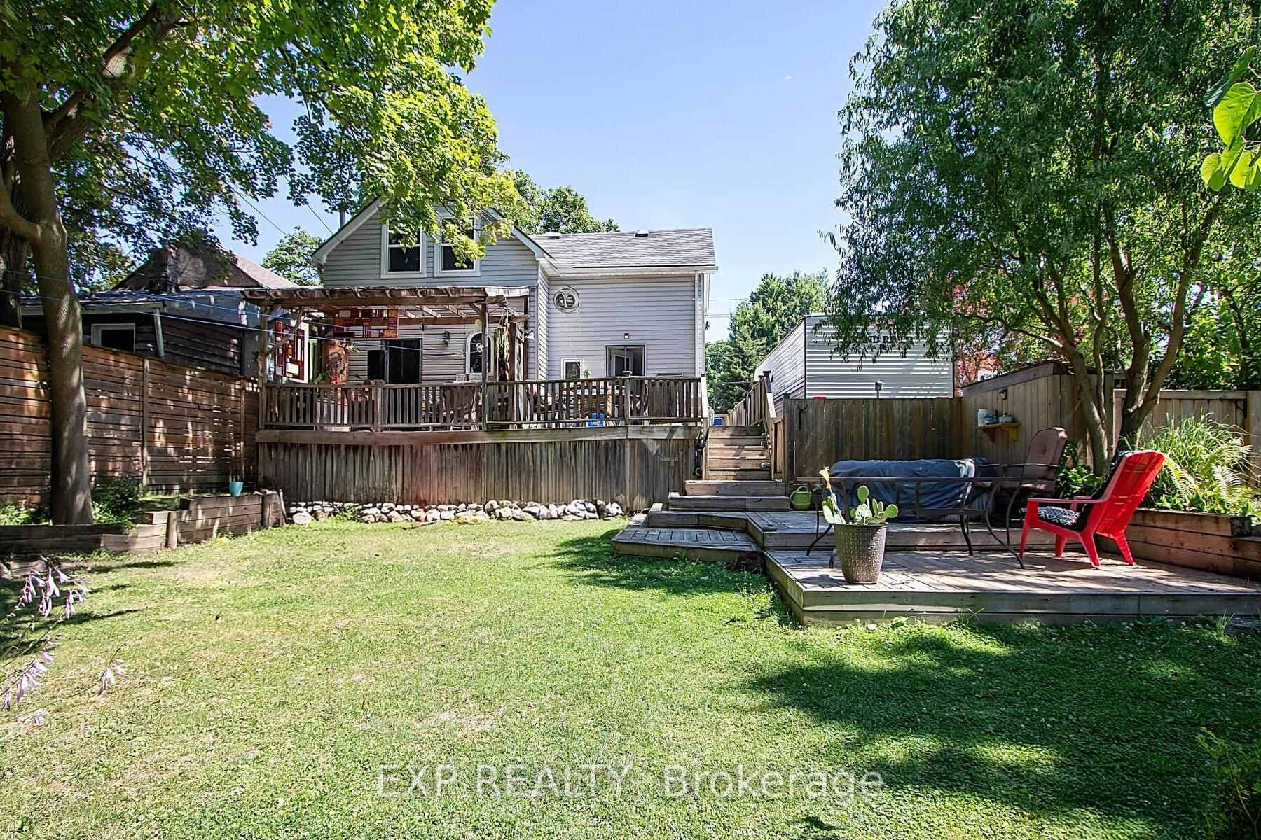268 Hall Street photo 32