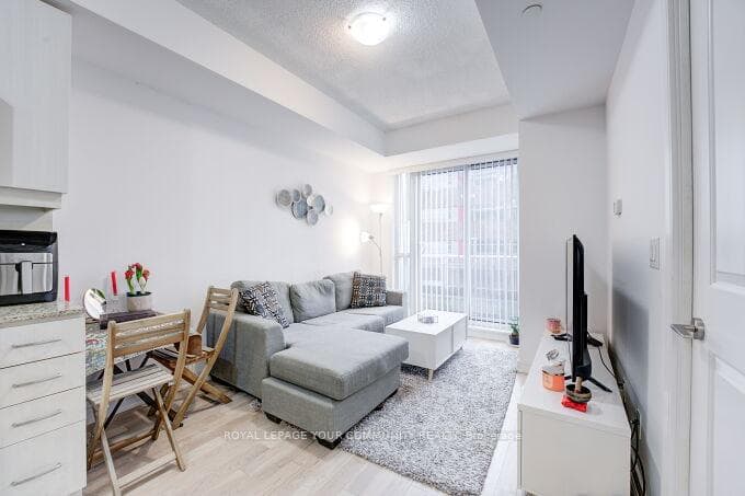 9201 Yonge Street Unit 202 photo 13