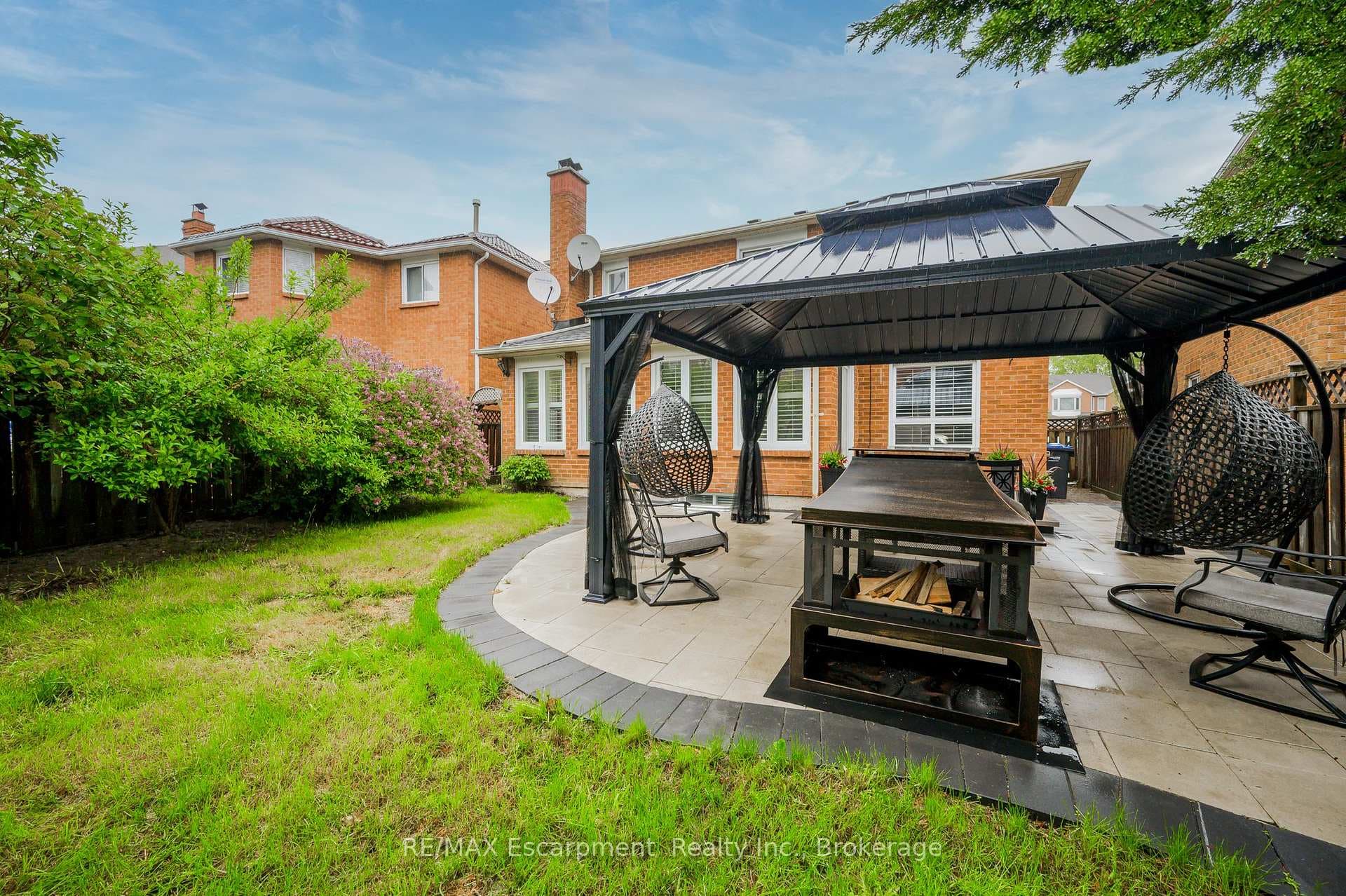 357 Nahani Way photo 43