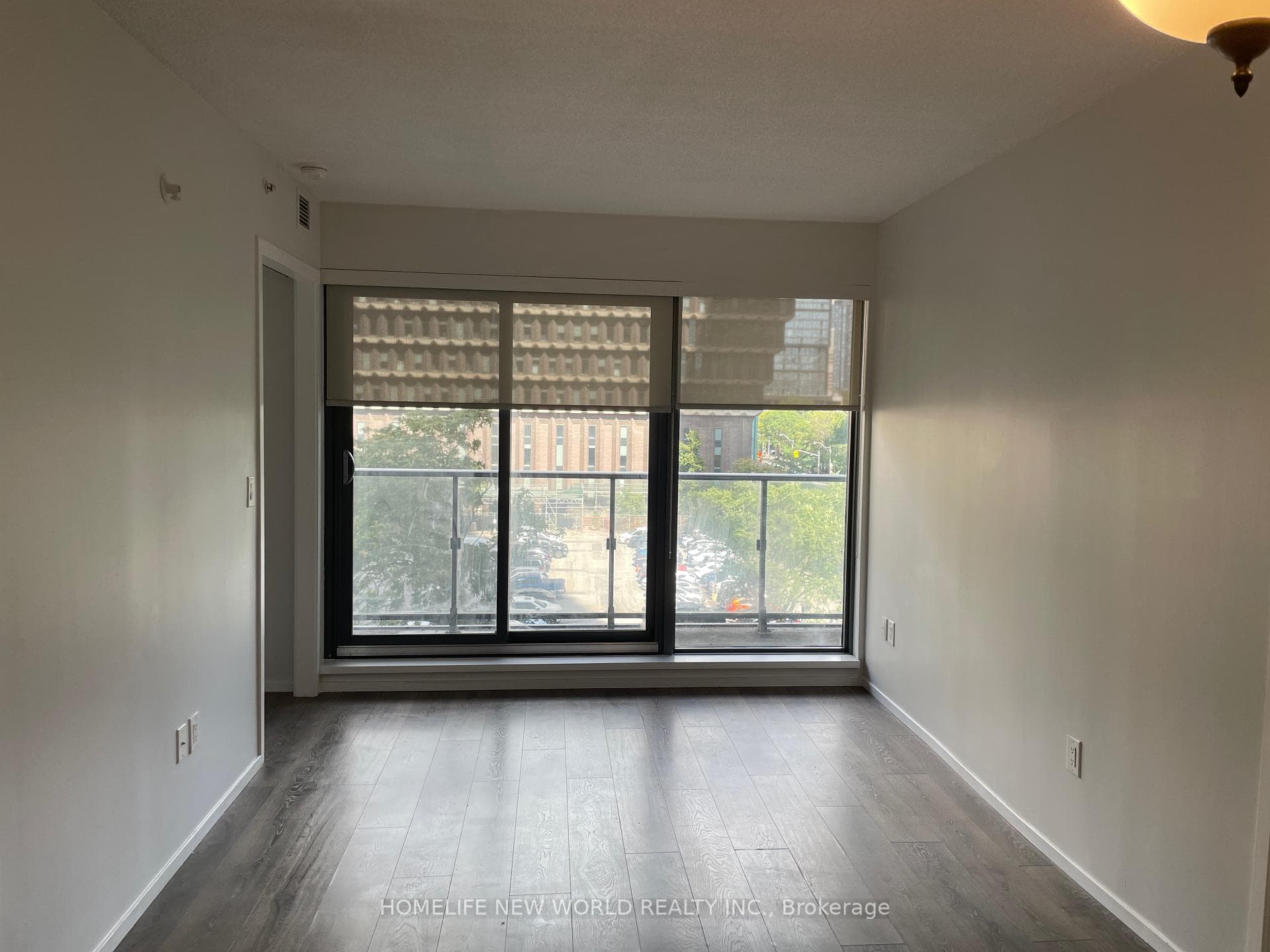 159 Dundas Street Unit 612 photo 6
