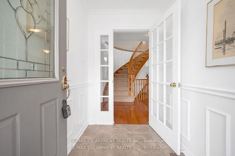 2069 Gordie Tapp Crescent photo 4